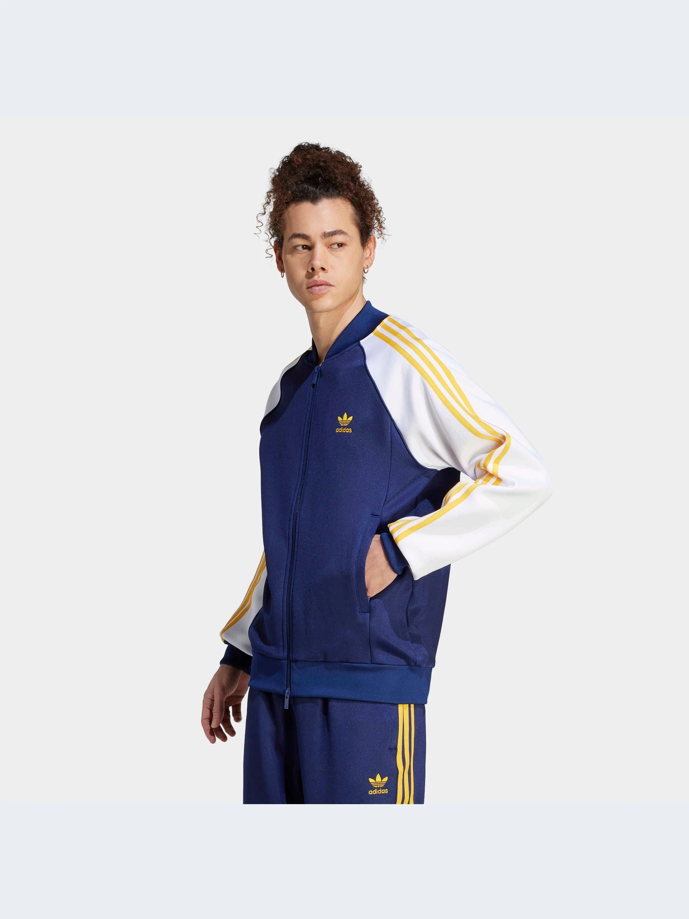 Худи и свитшоты Adidas модель IM4460-KZ Худи и свитшоты Adidas модель IM4460-KZ Фото