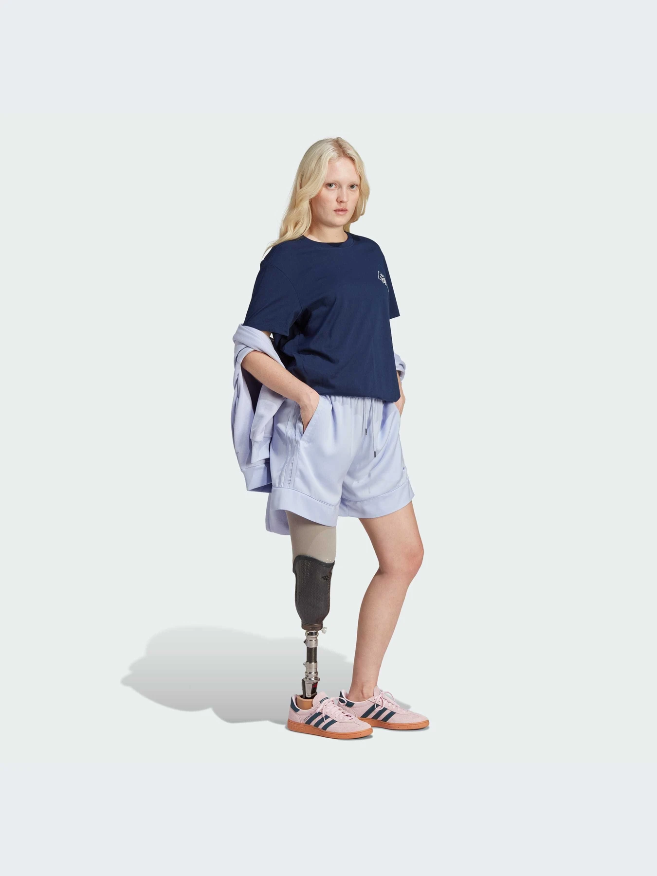Футболки и поло Adidas Graphics модель IU2488-KZ Футболки и поло Adidas Graphics модель IU2488-KZ Фото