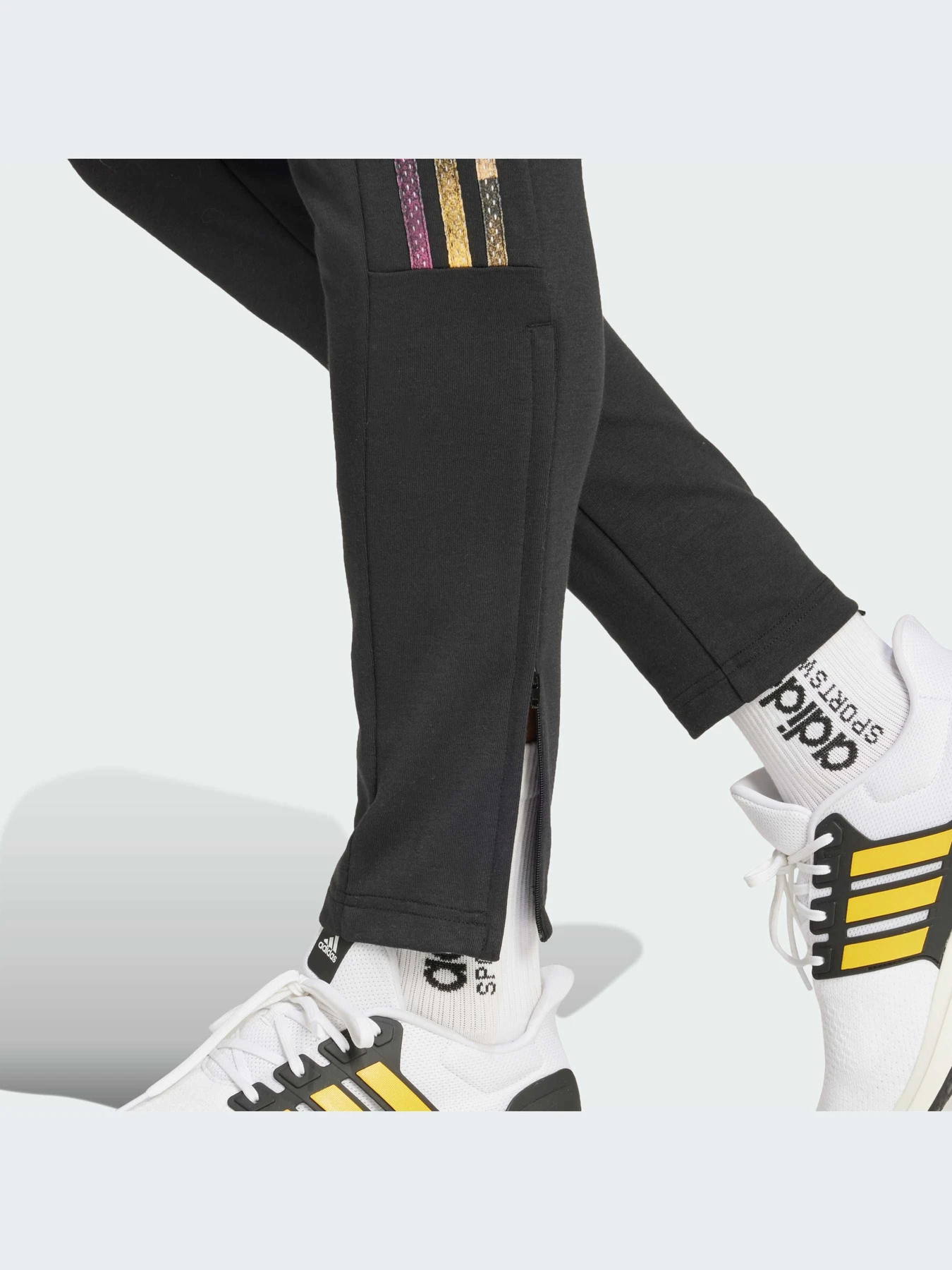 Брюки Adidas Tiro модель IP3788-KZ Брюки Adidas Tiro модель IP3788-KZ Фото
