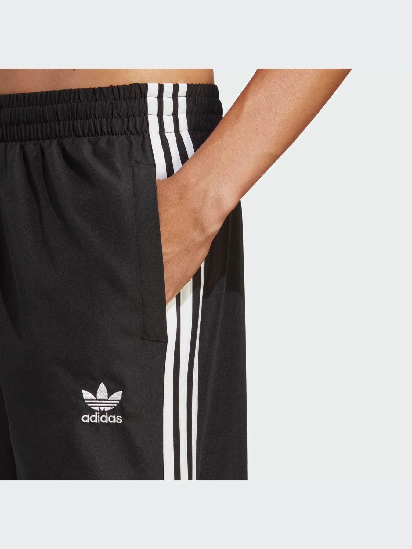 Одежда для пляжа Adidas Adicolor модель HT4406-KZ Одежда для пляжа Adidas Adicolor модель HT4406-KZ Фото