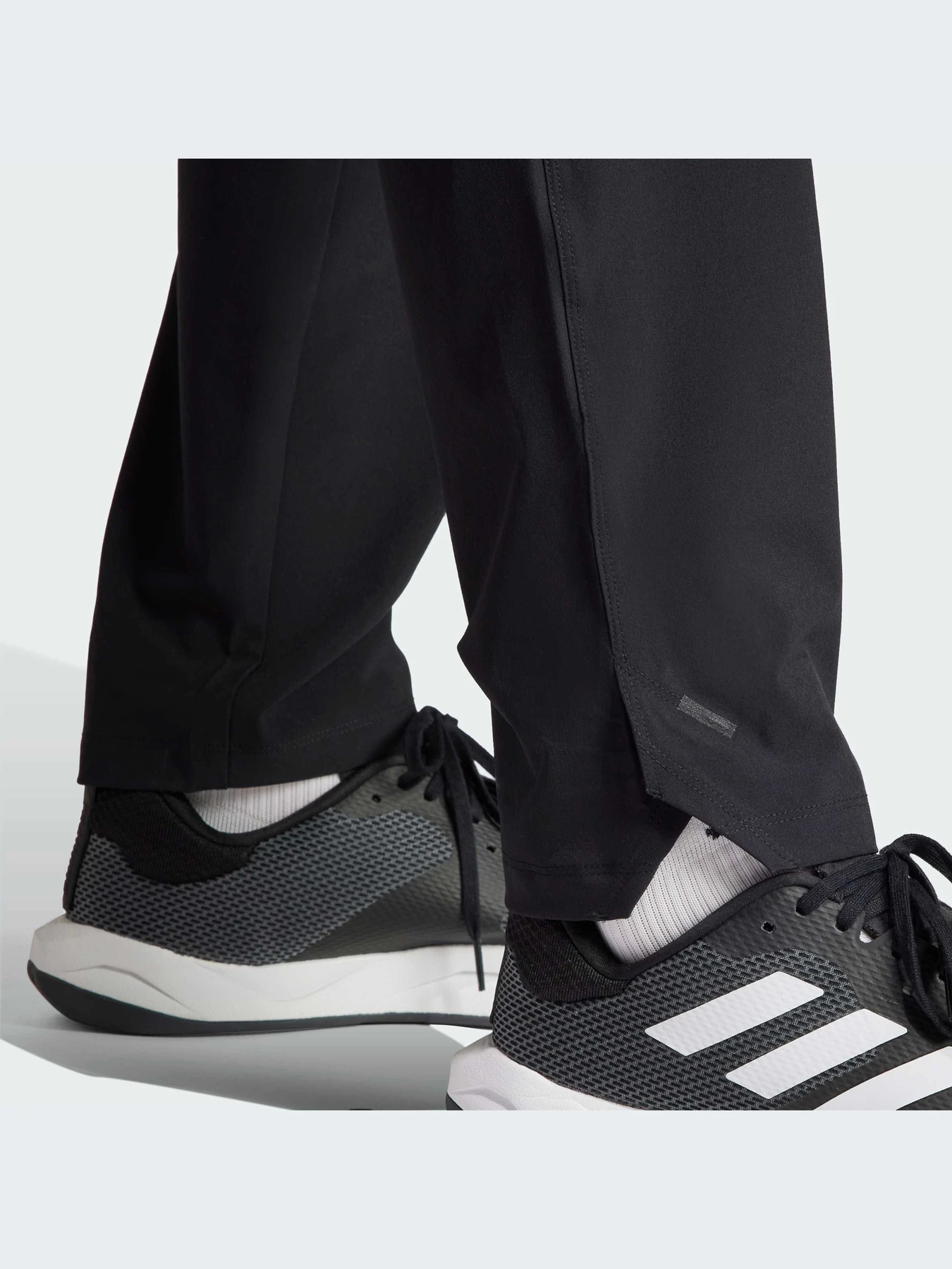 Брюки Adidas модель IK9680-KZ Брюки Adidas модель IK9680-KZ Фото