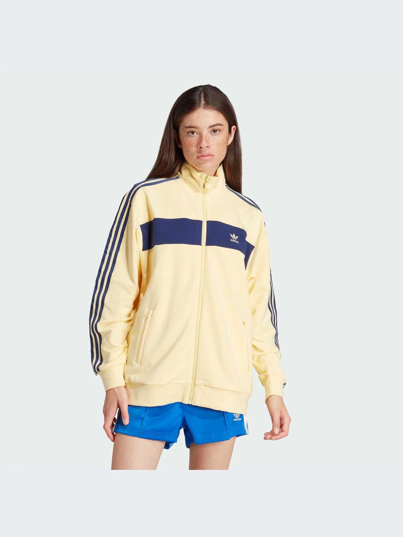 Худи и свитшоты Adidas модель IT9840-KZ Худи и свитшоты Adidas модель IT9840-KZ Фото