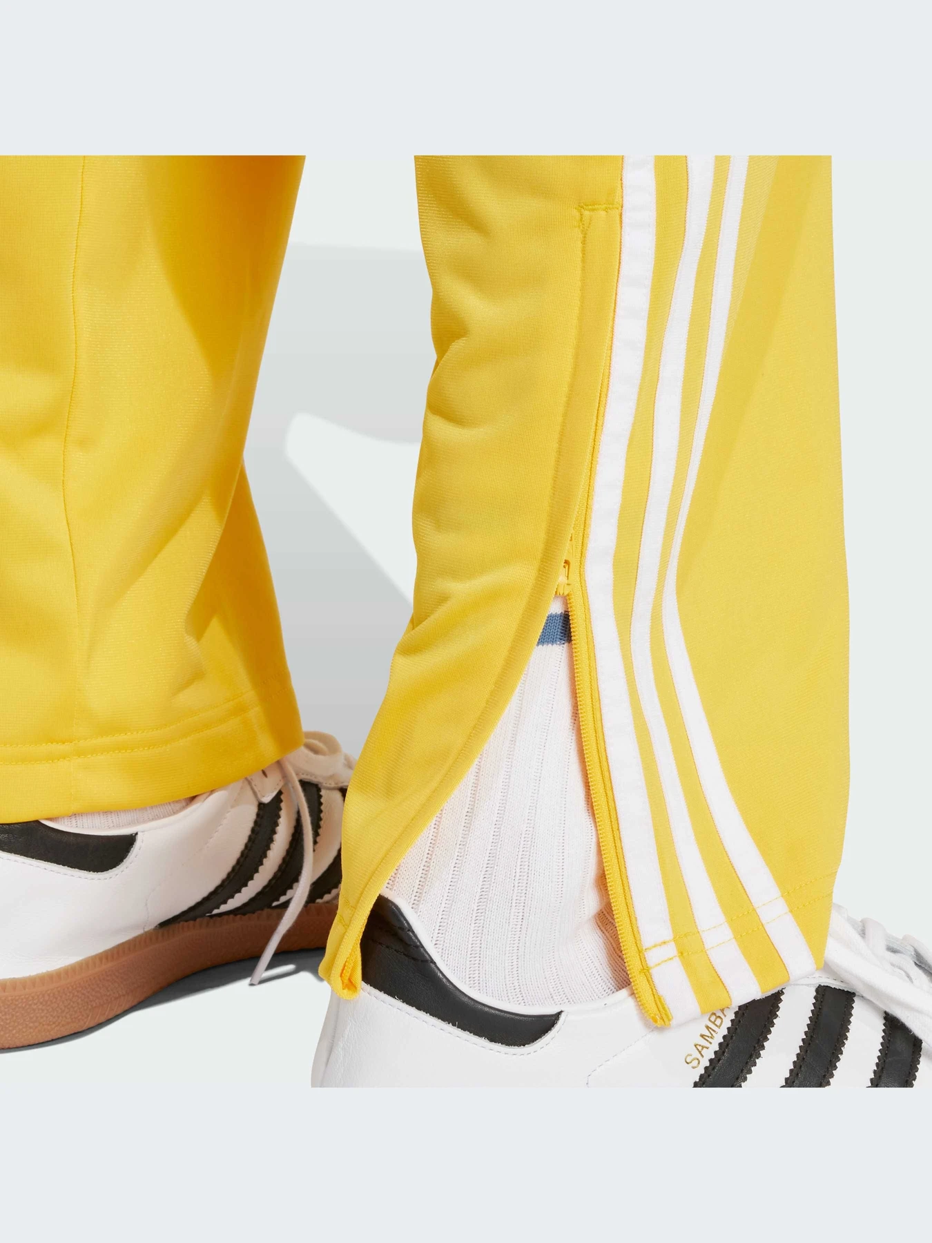 Брюки Adidas Adicolor модель IM9478-KZ Брюки Adidas Adicolor модель IM9478-KZ Фото