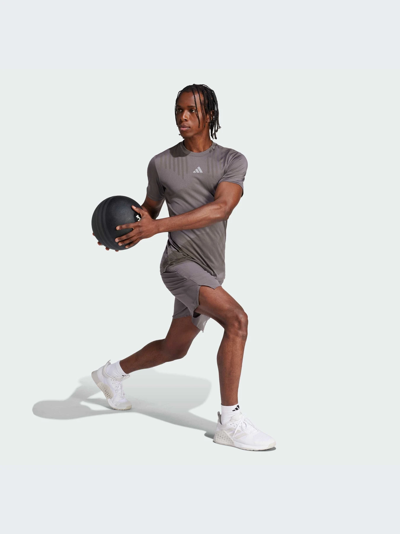 Шорты Adidas модель IS3734-KZ Шорты Adidas модель IS3734-KZ Фото