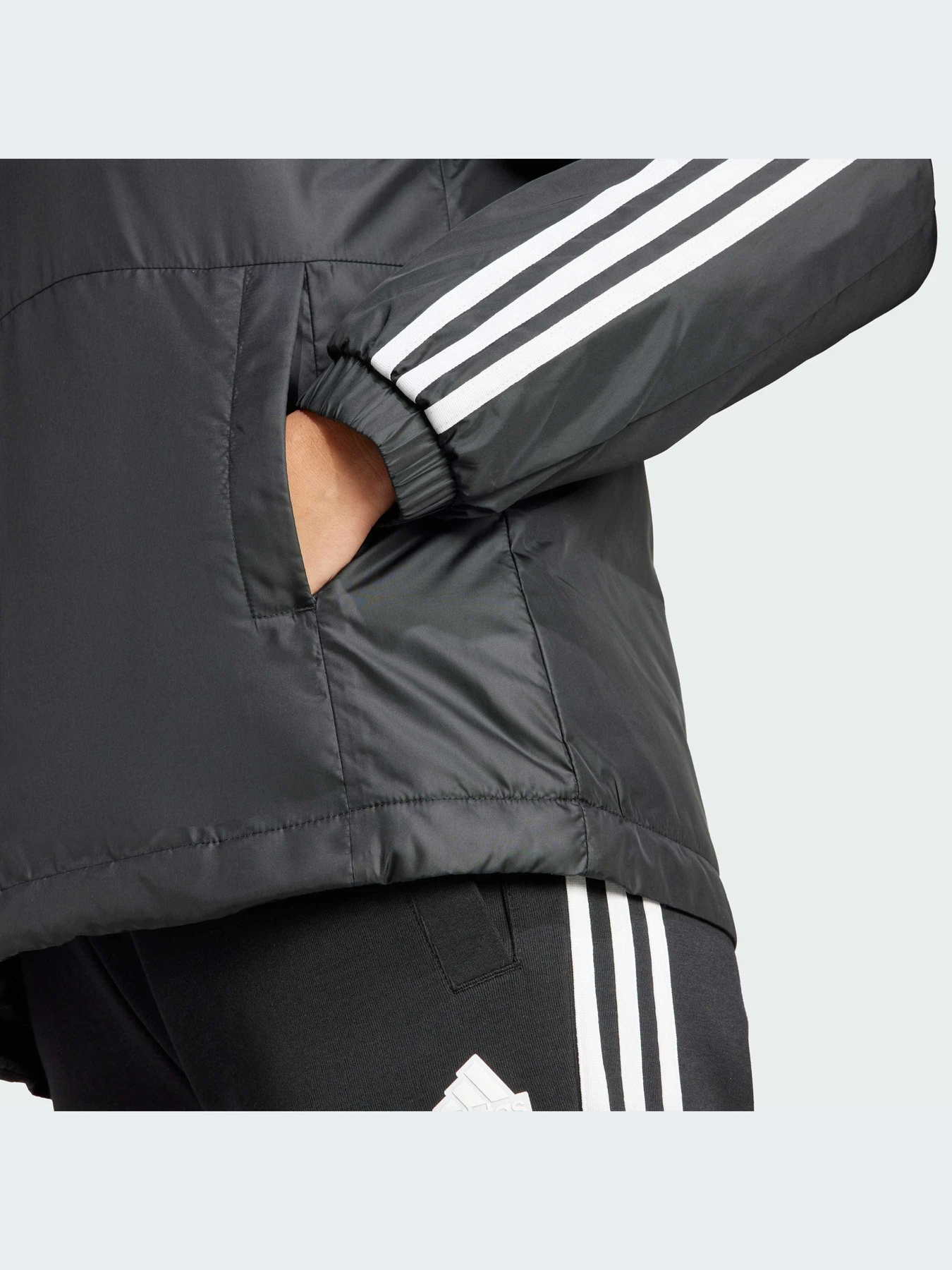 Куртки и дубленки Adidas модель IN3288-KZ Куртки и дубленки Adidas модель IN3288-KZ Фото