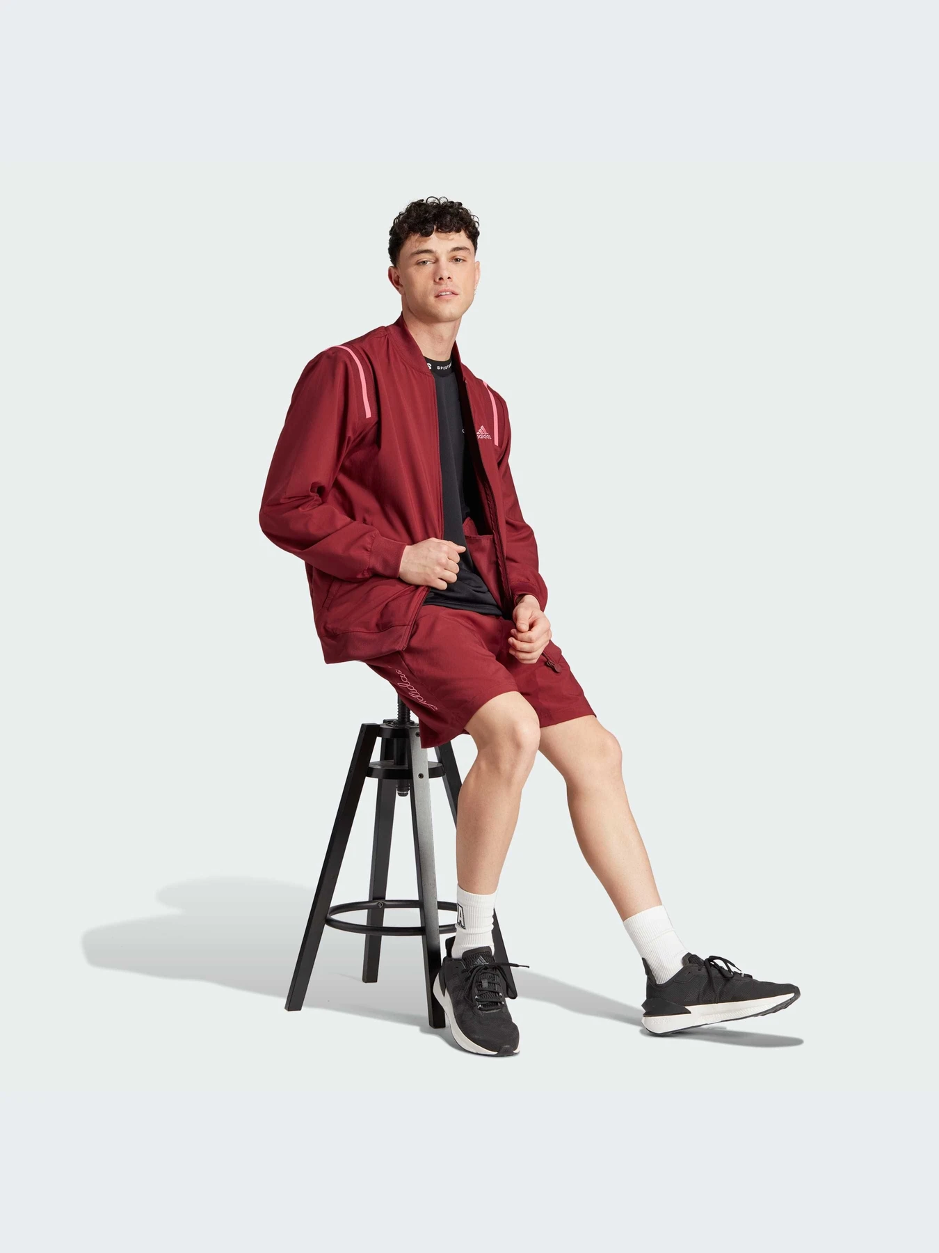 Куртки и дубленки Adidas модель HY1286-KZ Куртки и дубленки Adidas модель HY1286-KZ Фото