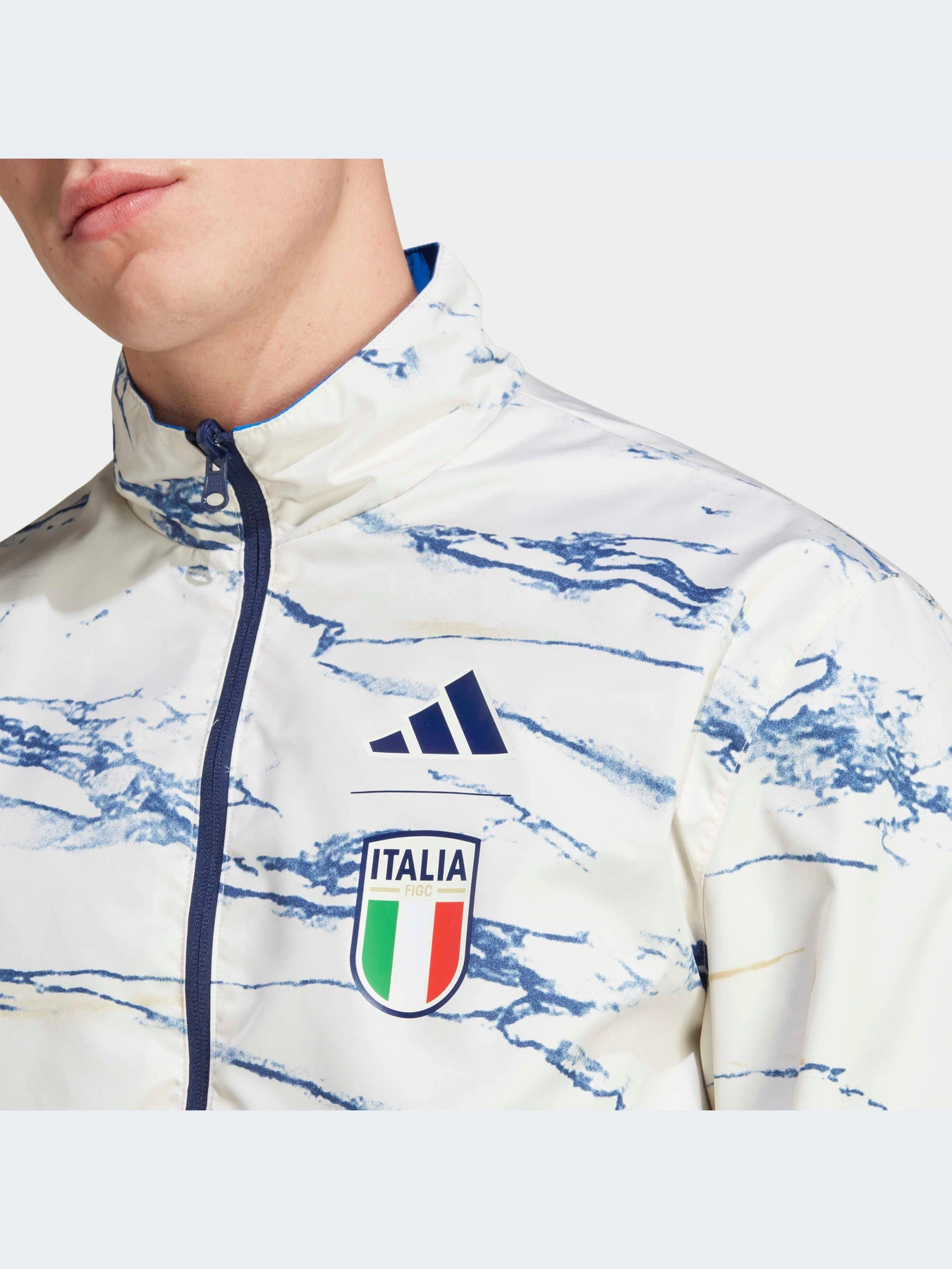 Куртки и дубленки Adidas модель HT2186-KZ Куртки и дубленки Adidas модель HT2186-KZ Фото