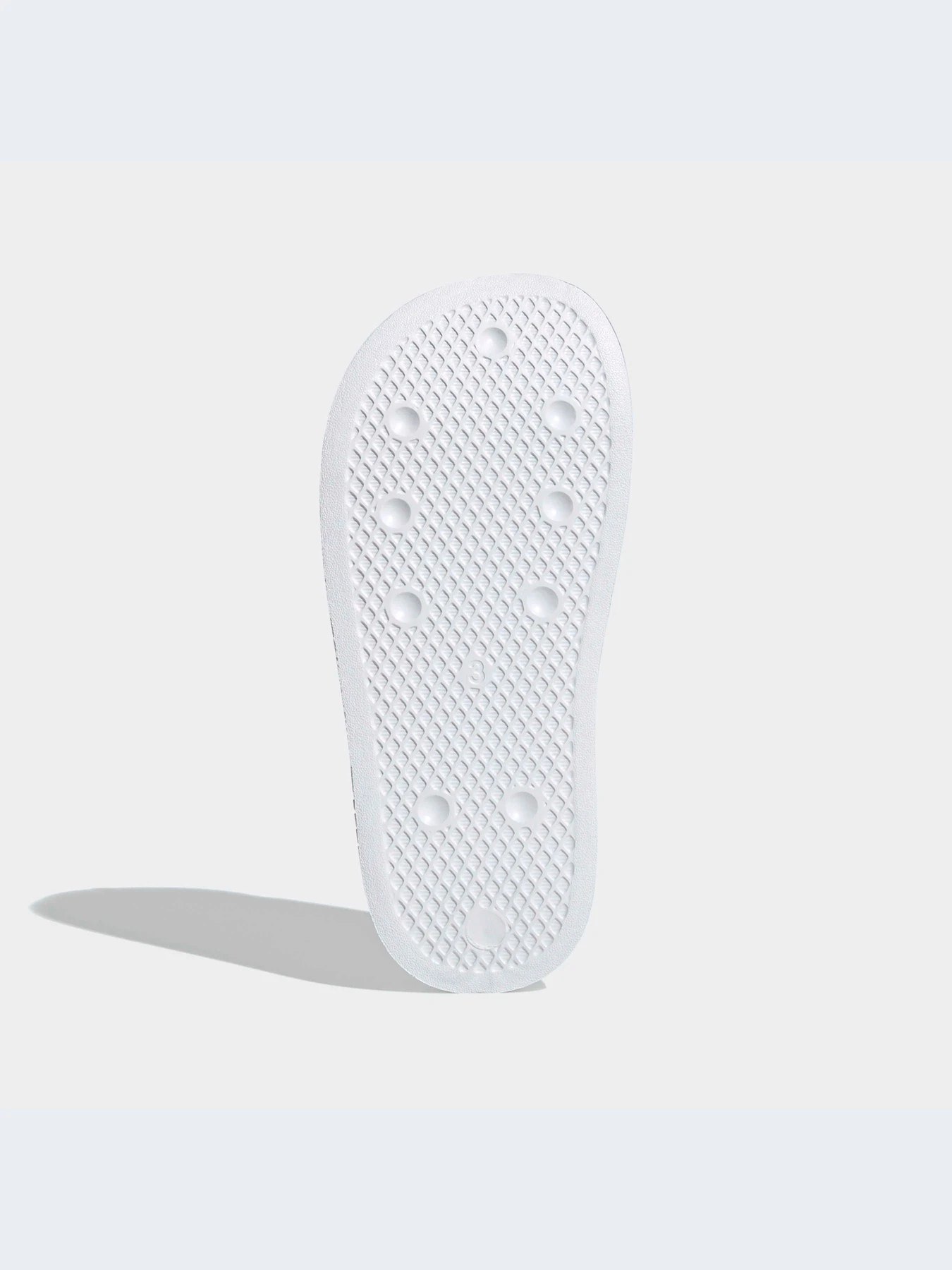 Шлёпанцы Adidas Adilette модель EG8272-KZ Шлёпанцы Adidas Adilette модель EG8272-KZ Фото