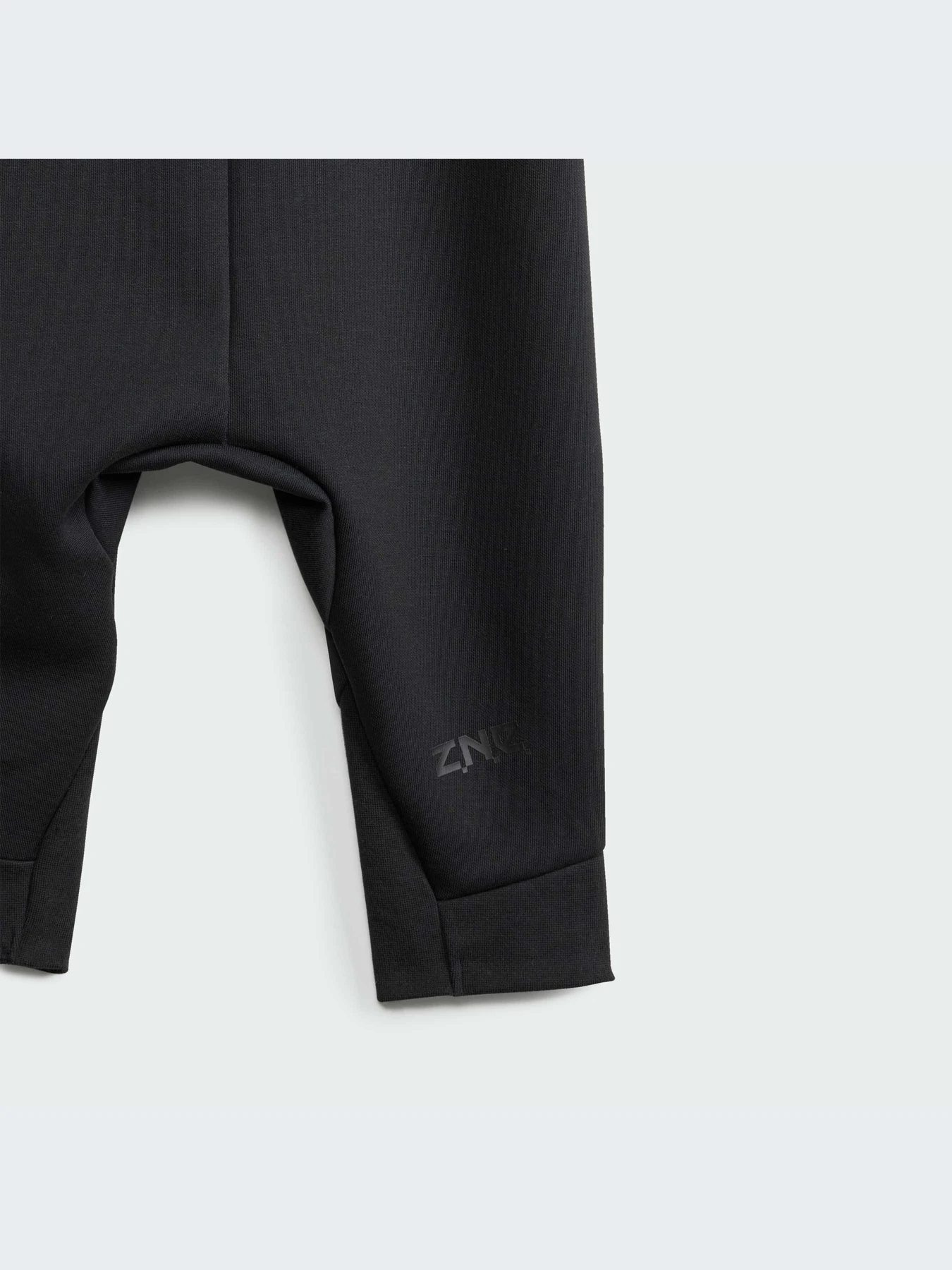 Комбинезоны Adidas ZNE модель IS4386-KZ Комбинезоны Adidas ZNE модель IS4386-KZ Фото