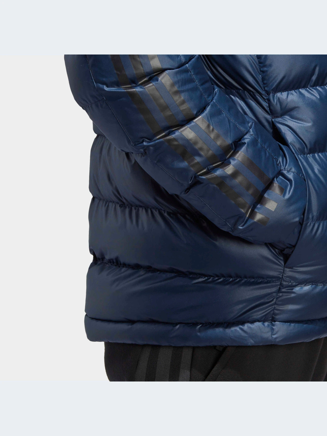 Куртки и дубленки Adidas модель GV5329-KZ Куртки и дубленки Adidas модель GV5329-KZ Фото