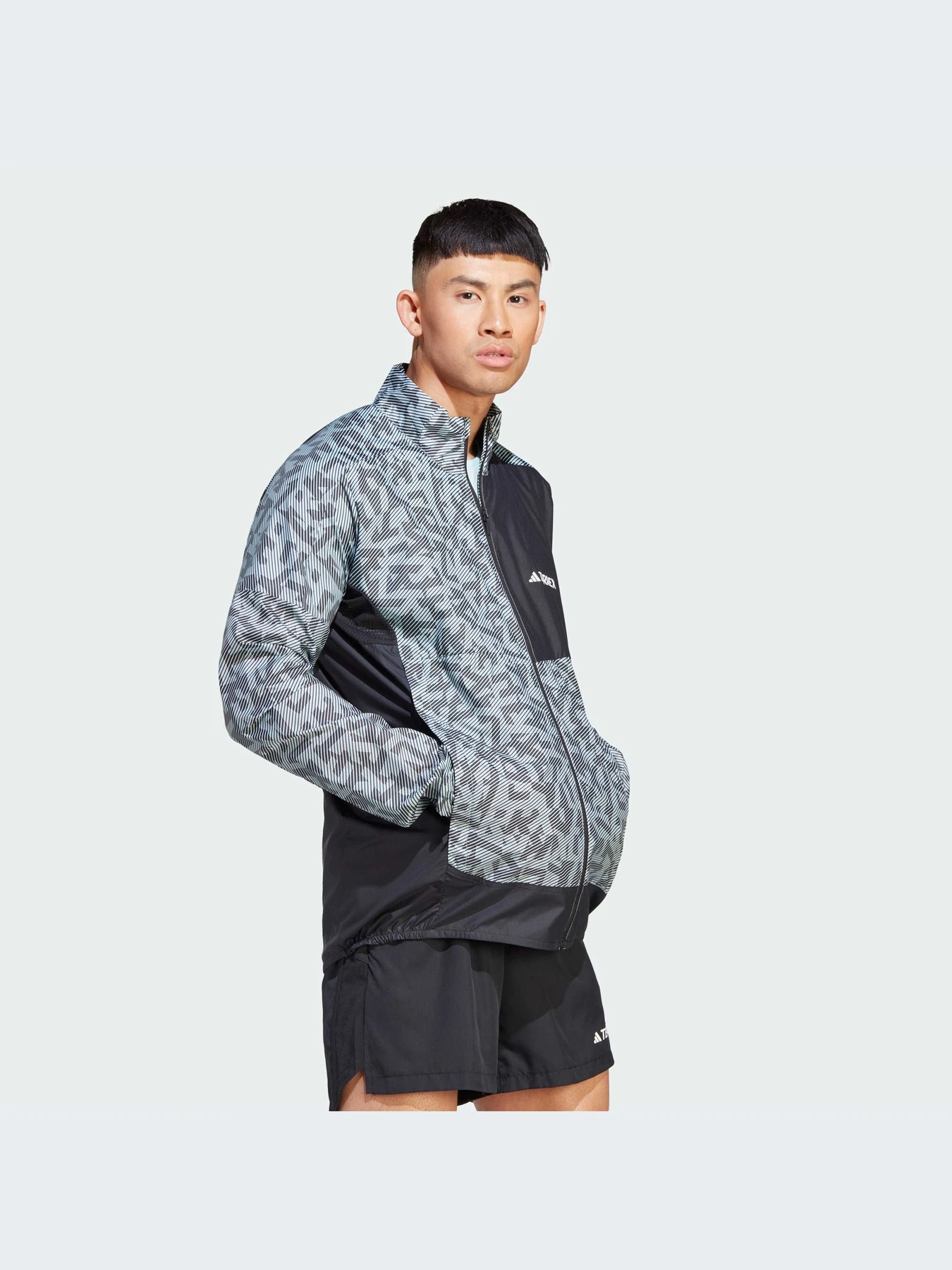 Куртки и дубленки Adidas модель IA1795-KZ Куртки и дубленки Adidas модель IA1795-KZ Фото