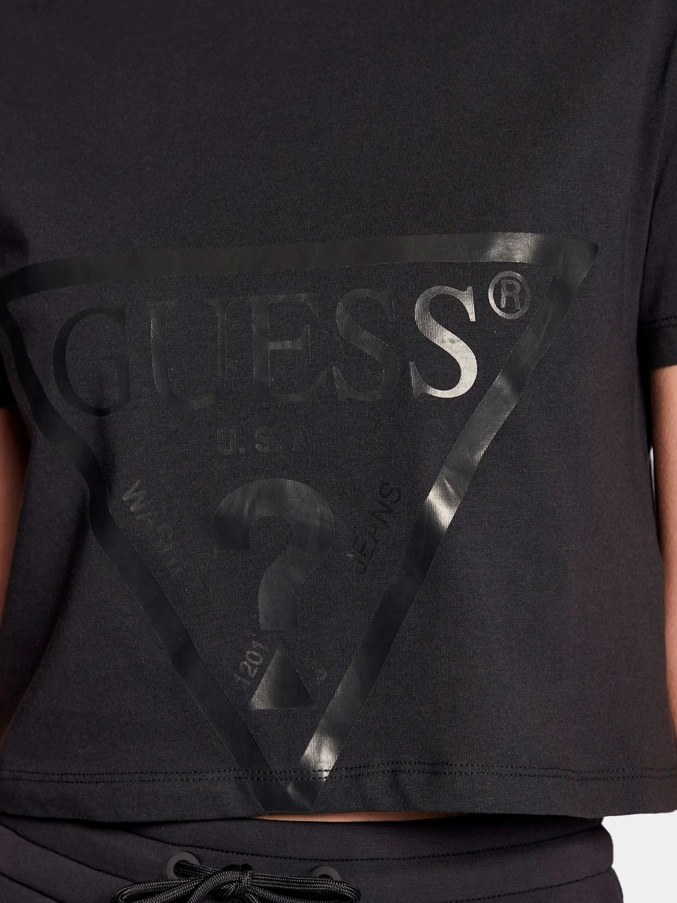 Футболки и поло GUESS модель V2YI06-K8HM0-G7FQ Футболки и поло GUESS модель V2YI06-K8HM0-G7FQ Фото