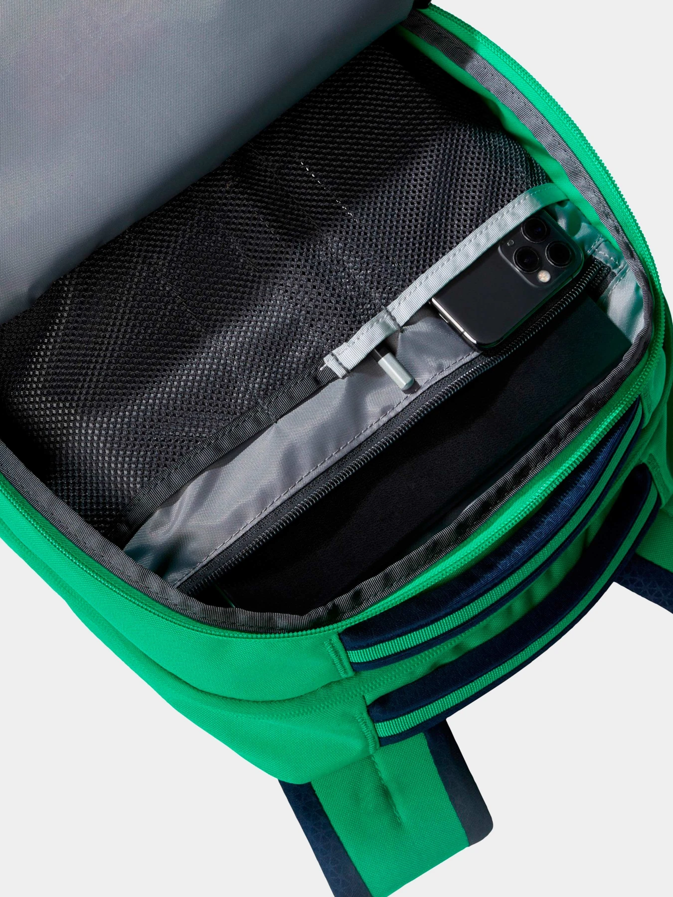 Рюкзаки The North Face модель NF0A3VXFSOG1 Рюкзаки The North Face модель NF0A3VXFSOG1 Фото