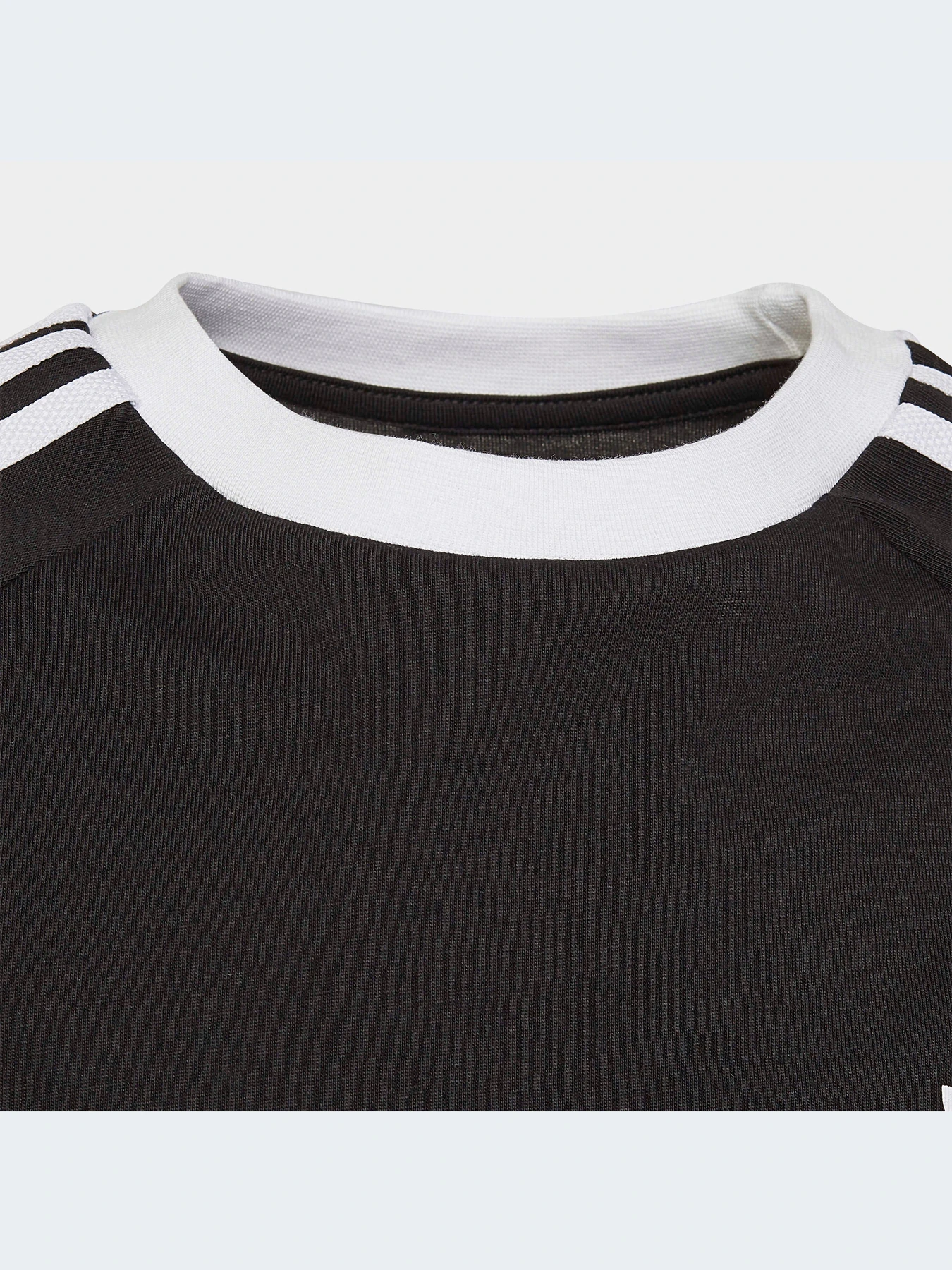 Футболки и поло Adidas Adicolor модель HK0264-KZ Футболки и поло Adidas Adicolor модель HK0264-KZ Фото