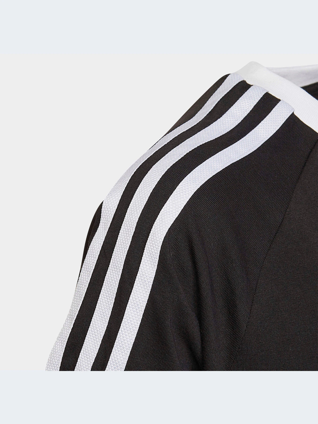 Футболки и поло Adidas Adicolor модель HK0264-KZ Футболки и поло Adidas Adicolor модель HK0264-KZ Фото