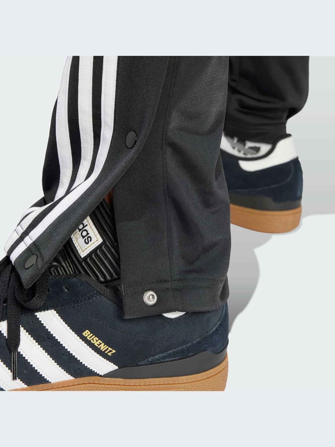Брюки Adidas модель IM8219-KZ Брюки Adidas модель IM8219-KZ Фото
