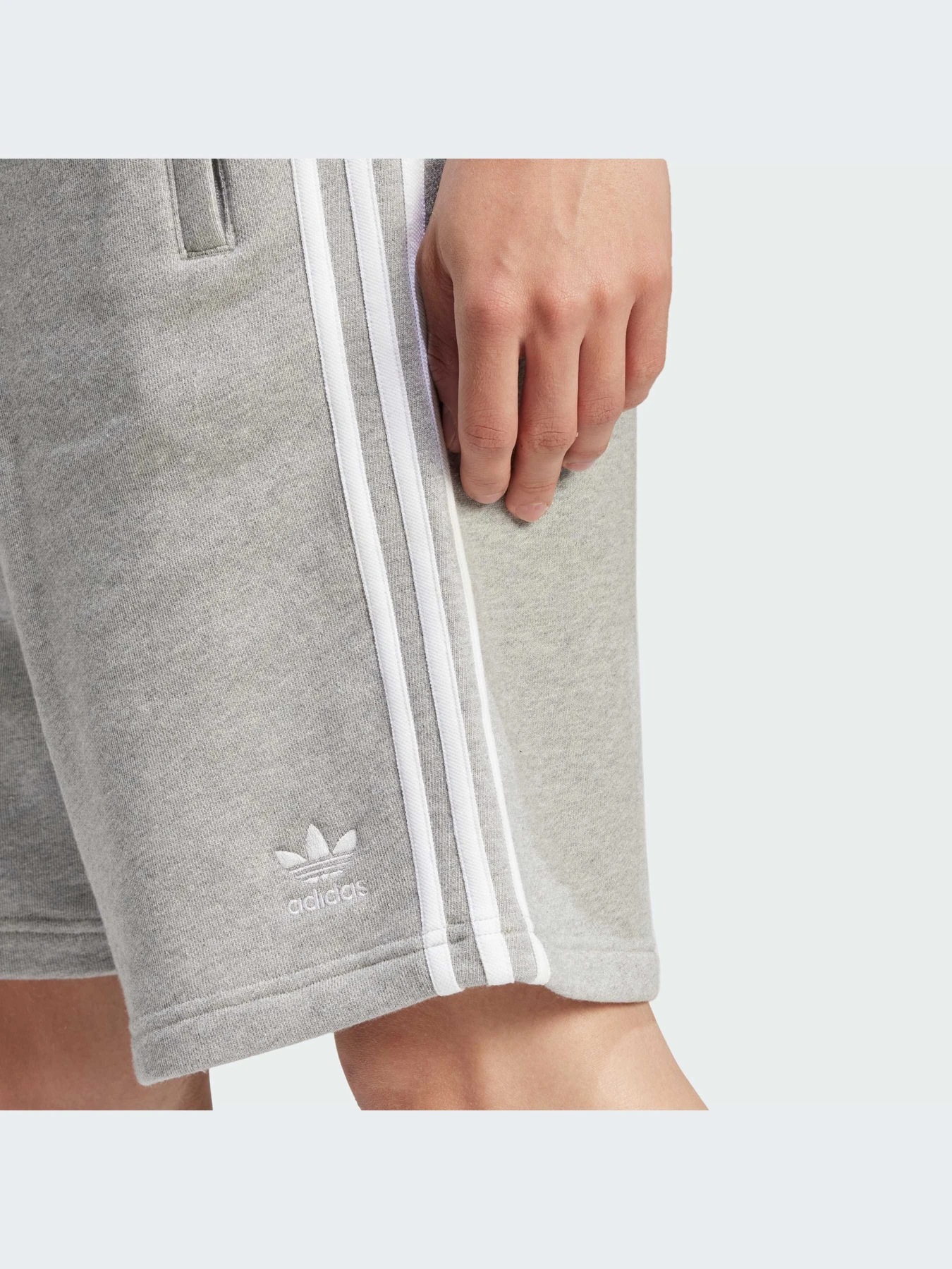 Шорты Adidas Adicolor модель IU2340-KZ Шорты Adidas Adicolor модель IU2340-KZ Фото