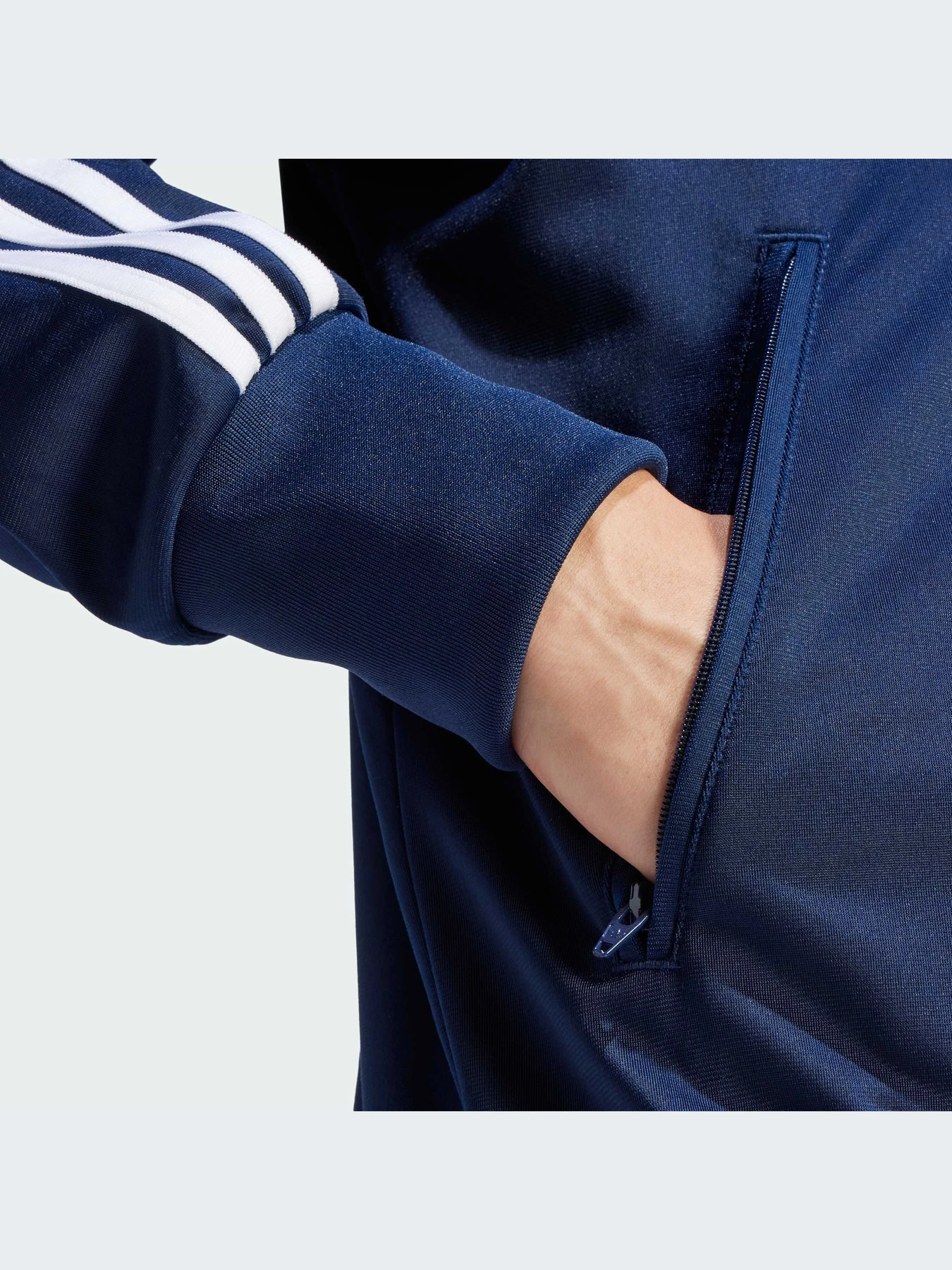 Худи и свитшоты Adidas модель IR9893-KZ Худи и свитшоты Adidas модель IR9893-KZ Фото