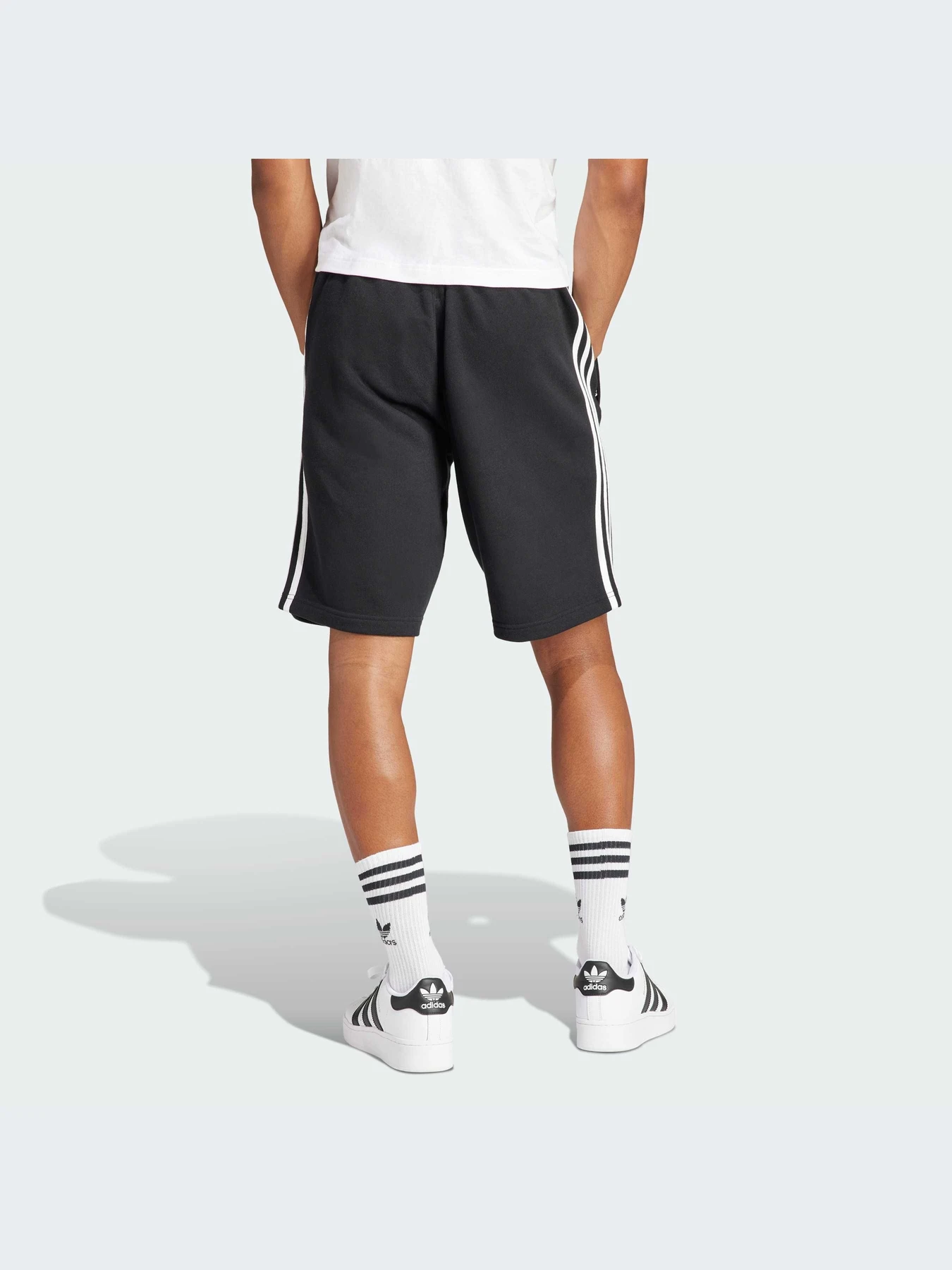 Шорты Adidas Adicolor модель IU2337-KZ Шорты Adidas Adicolor модель IU2337-KZ Фото