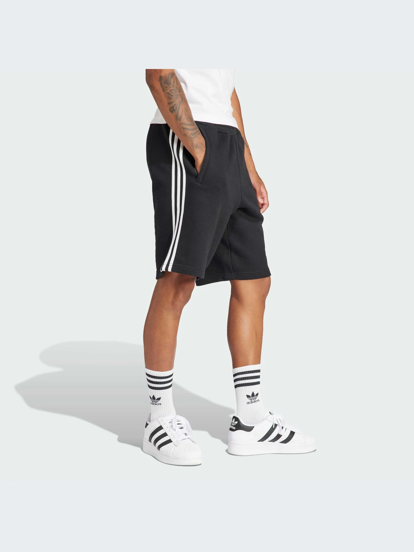 Шорты Adidas Adicolor модель IU2337-KZ Шорты Adidas Adicolor модель IU2337-KZ Фото