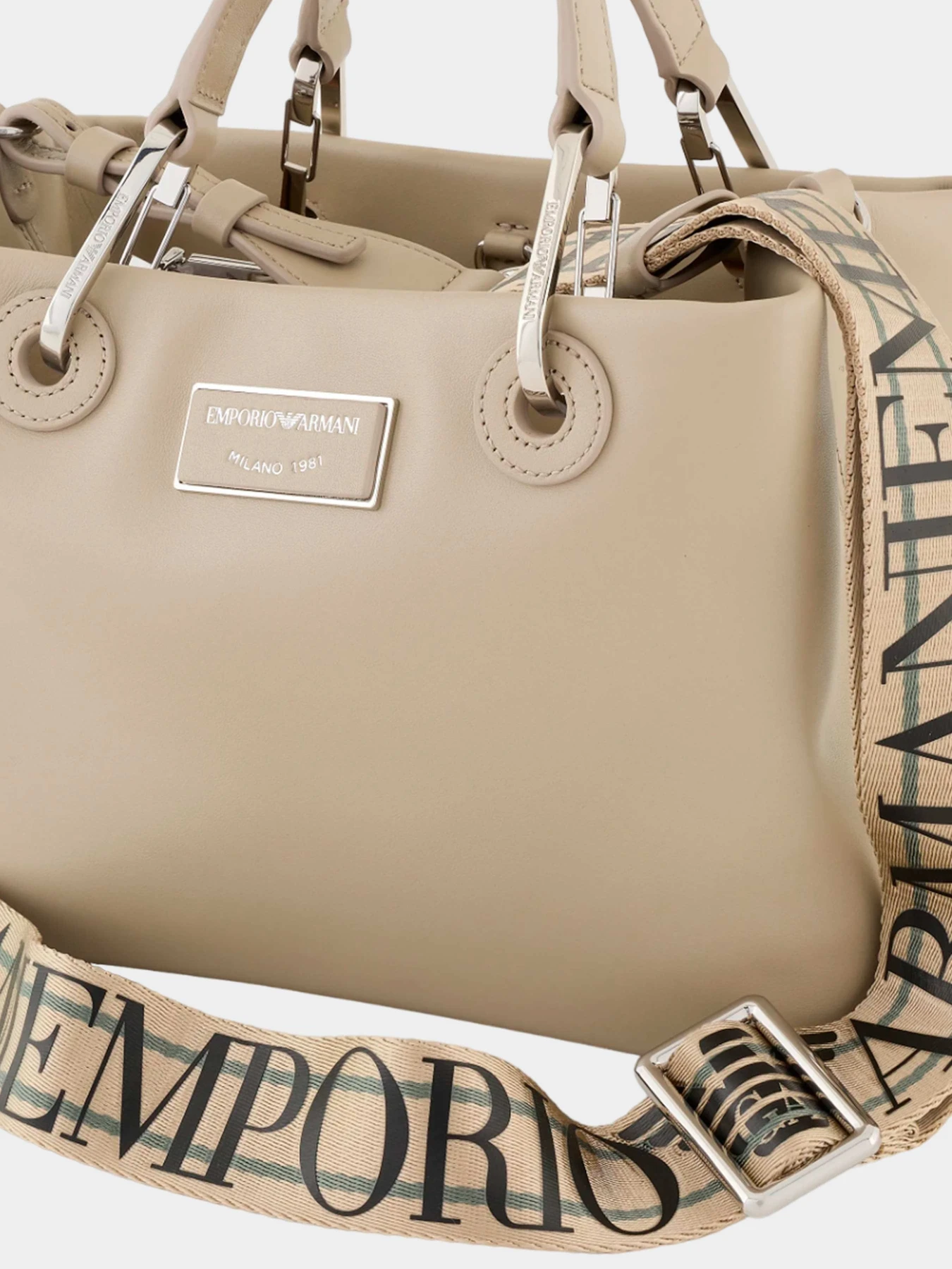 Сумки Emporio Armani модель Y3D166-Y478E-80022 Сумки Emporio Armani модель Y3D166-Y478E-80022 Фото