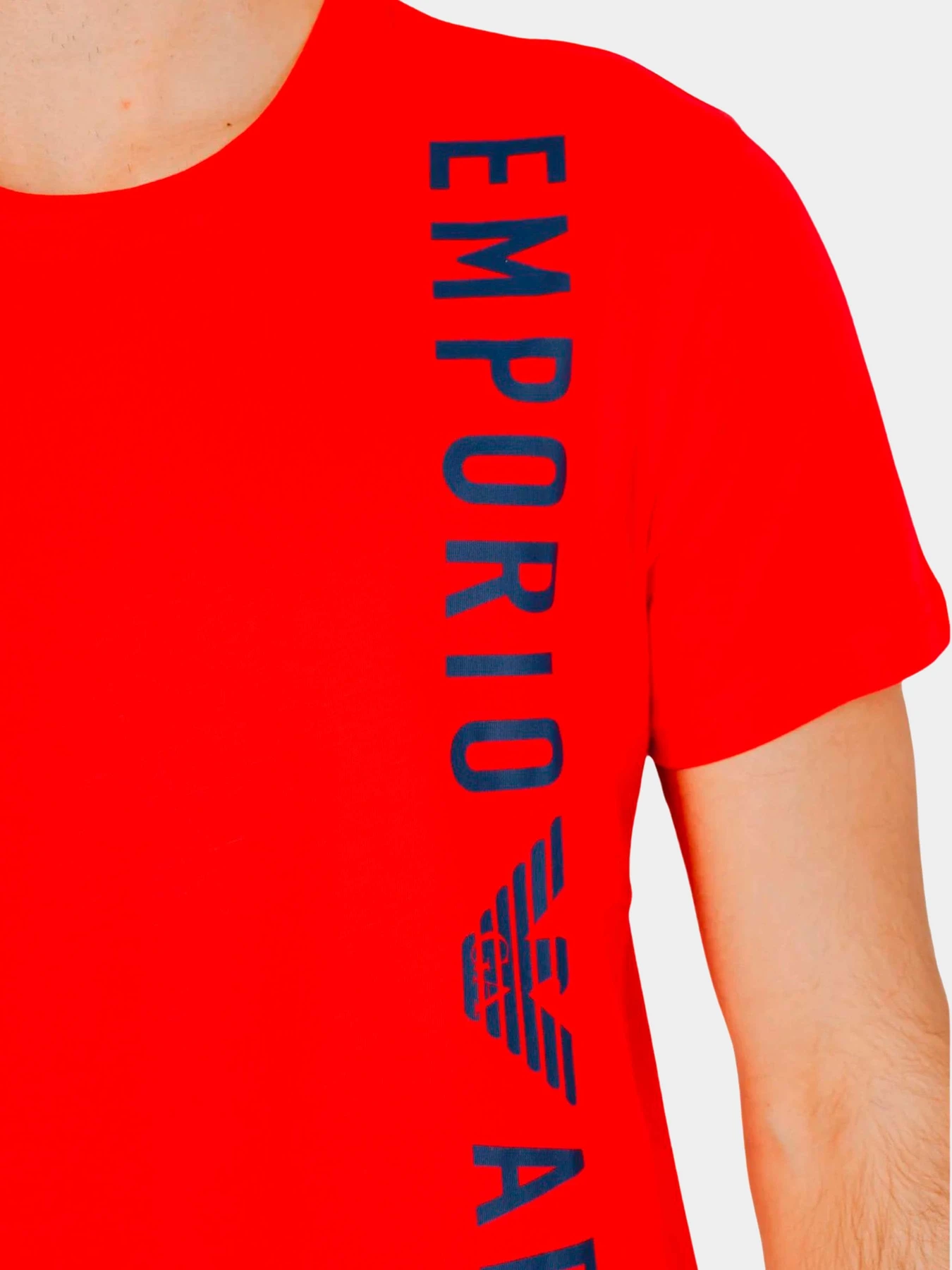 Футболки и поло Emporio Armani модель 211818-4R479-00774 Футболки и поло Emporio Armani модель 211818-4R479-00774 Фото