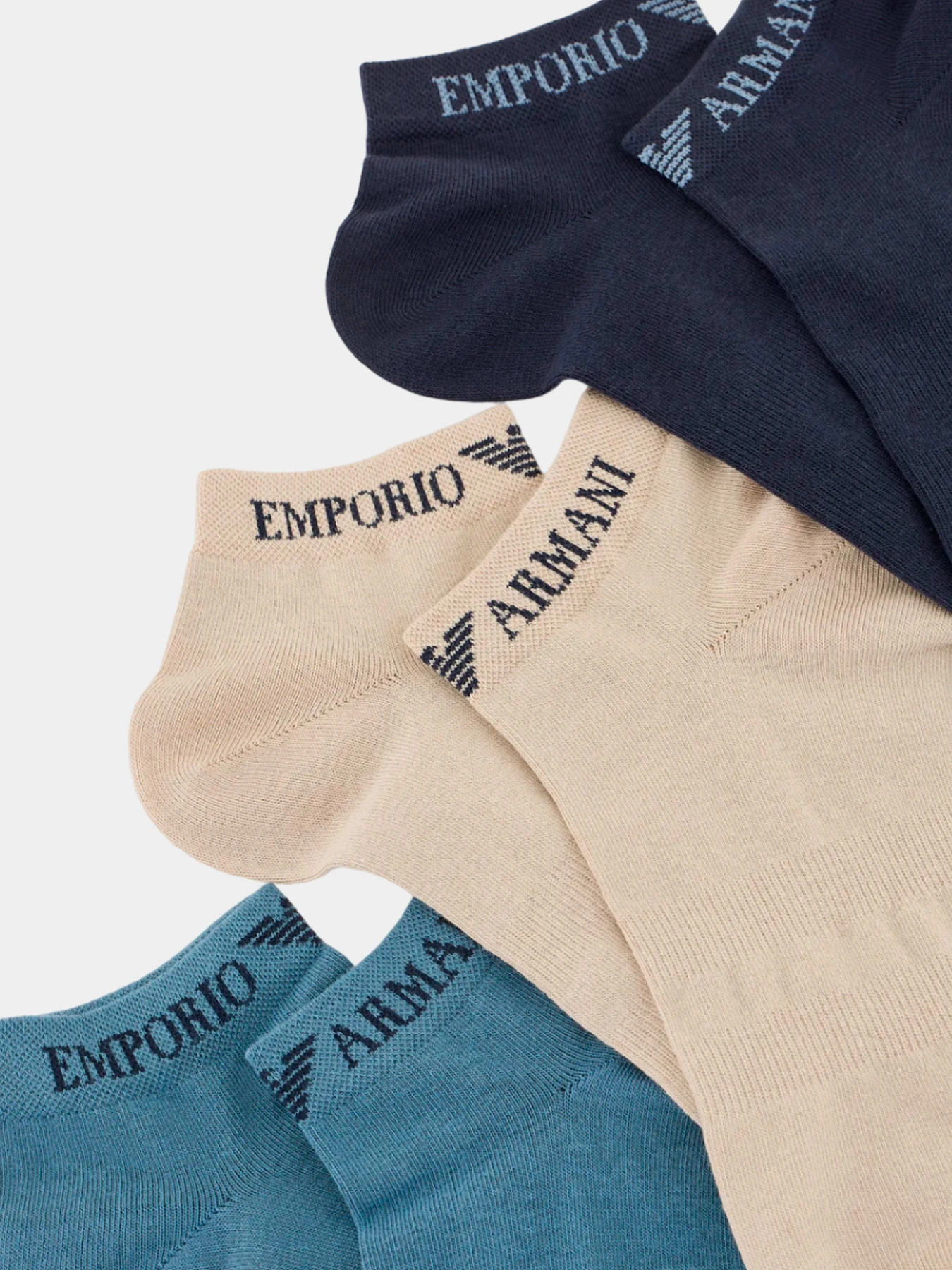 Носки и гольфы Emporio Armani модель 300048-4R254-67736 Носки и гольфы Emporio Armani модель 300048-4R254-67736 Фото