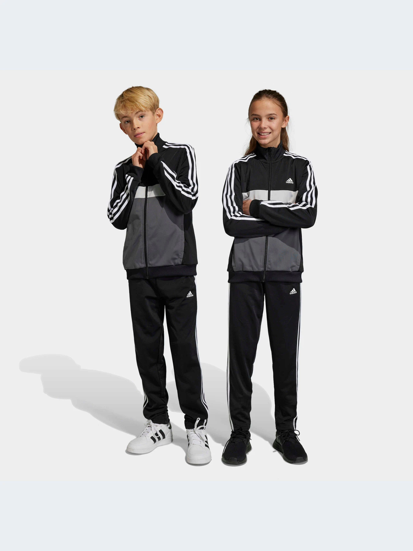 Костюмы Adidas модель HR6406-KZ Костюмы Adidas модель HR6406-KZ Фото