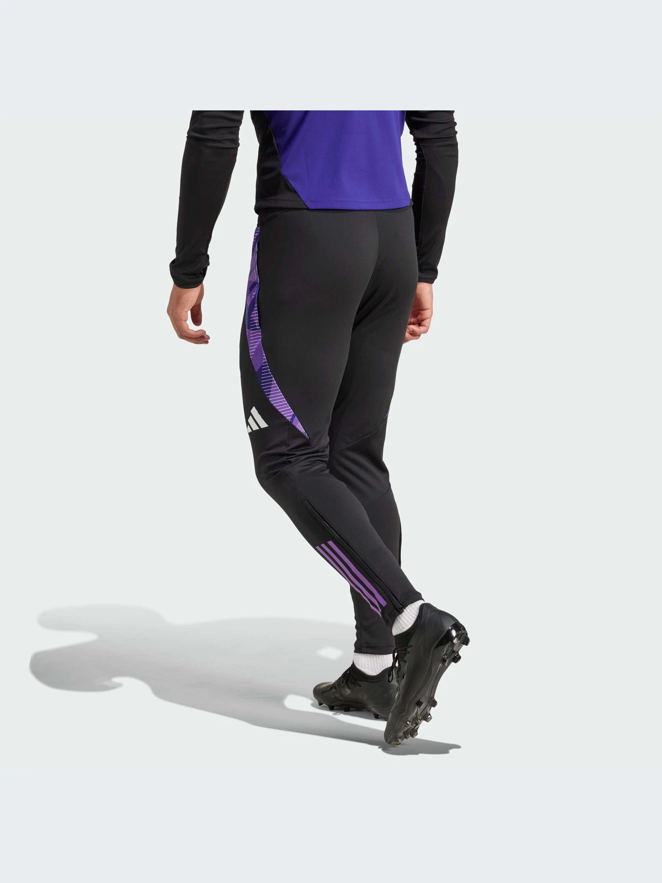 Брюки Adidas модель IP8240-KZ Брюки Adidas модель IP8240-KZ Фото