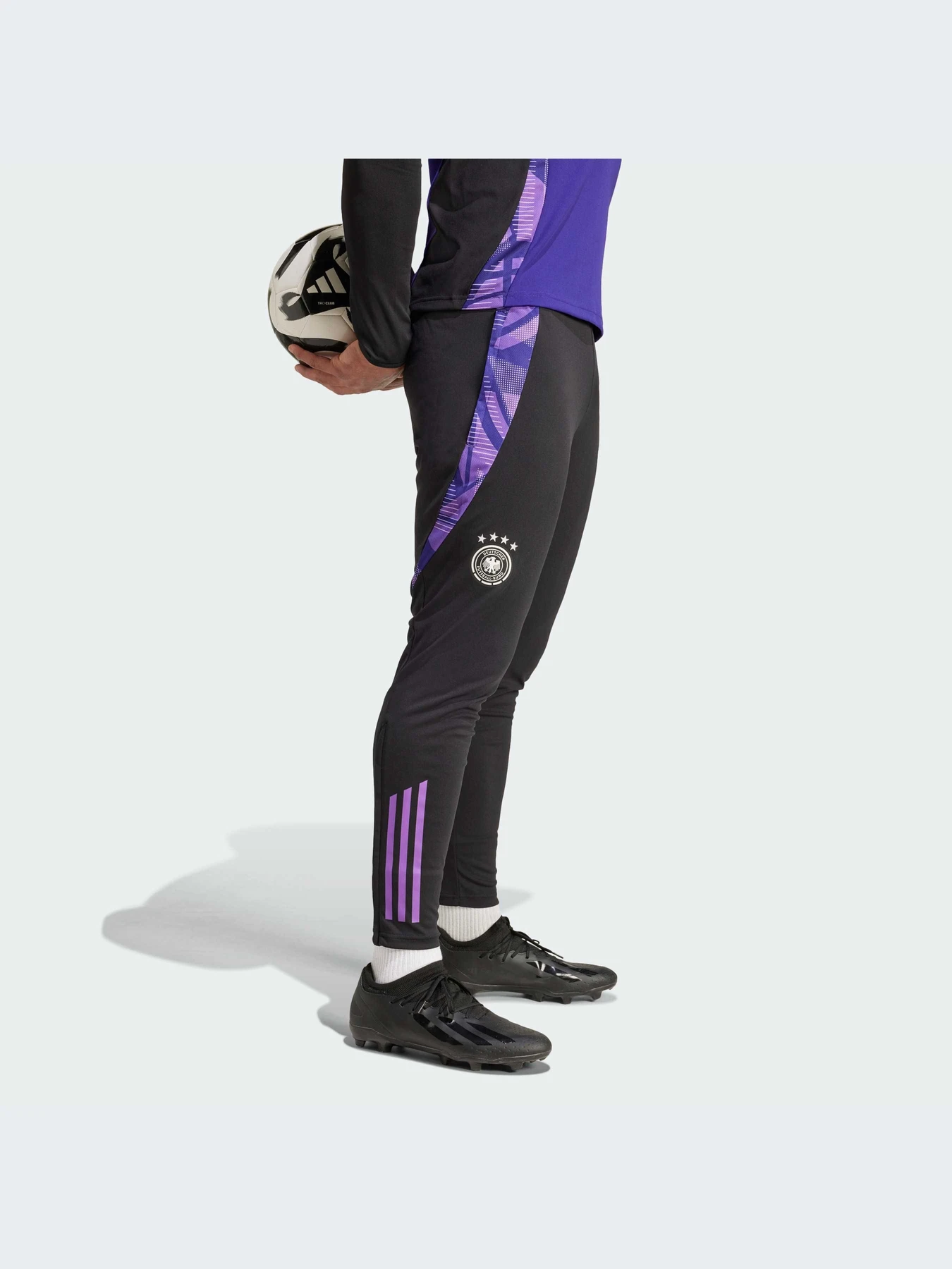Брюки Adidas модель IP8240-KZ Брюки Adidas модель IP8240-KZ Фото