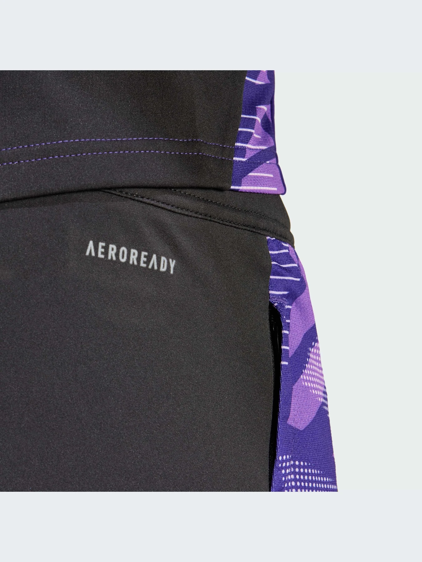 Брюки Adidas модель IP8240-KZ Брюки Adidas модель IP8240-KZ Фото