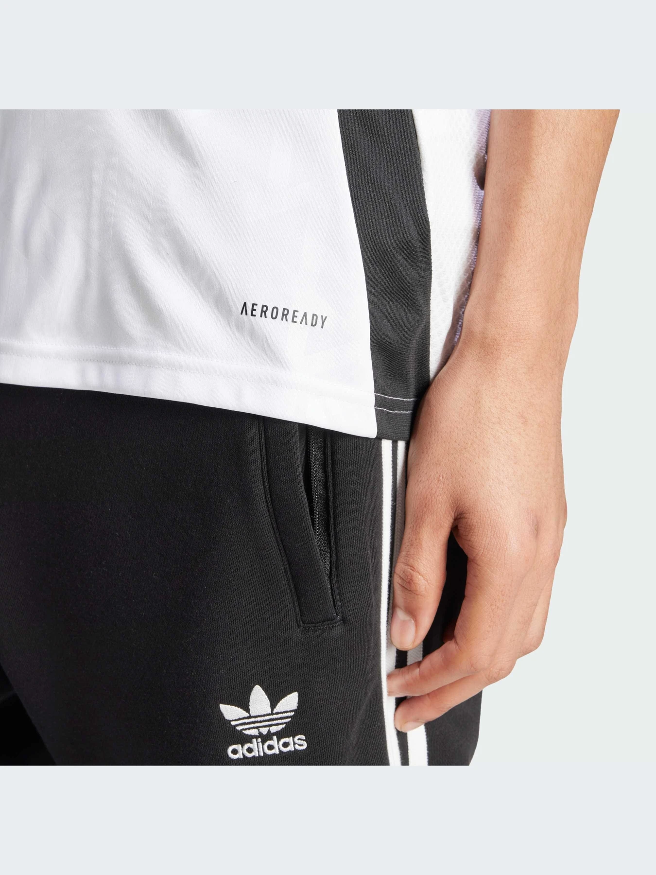 Футболки и поло Adidas модель IP8139-KZ Футболки и поло Adidas модель IP8139-KZ Фото