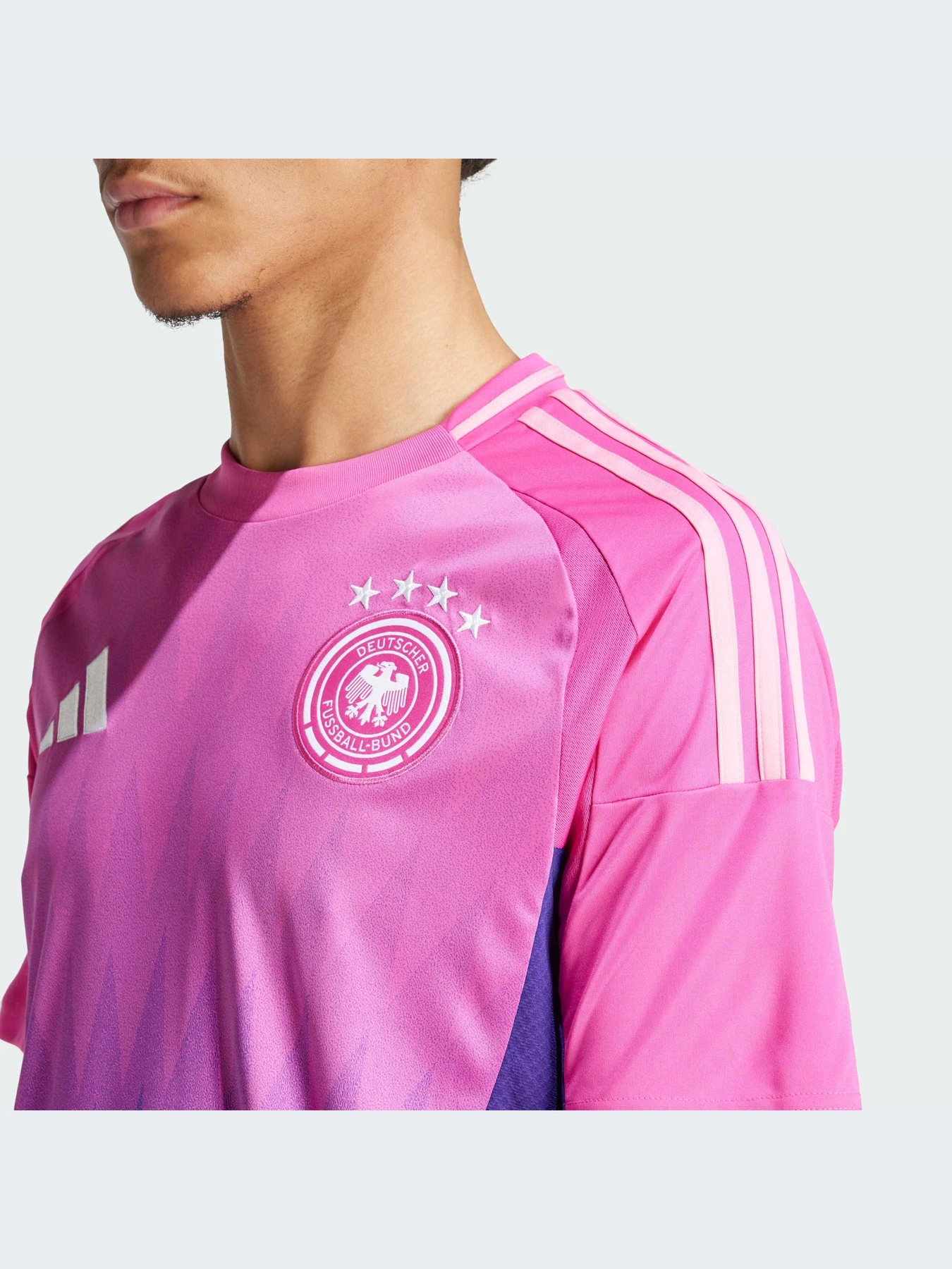 Футболки и поло Adidas модель IP8158-KZ Футболки и поло Adidas модель IP8158-KZ Фото