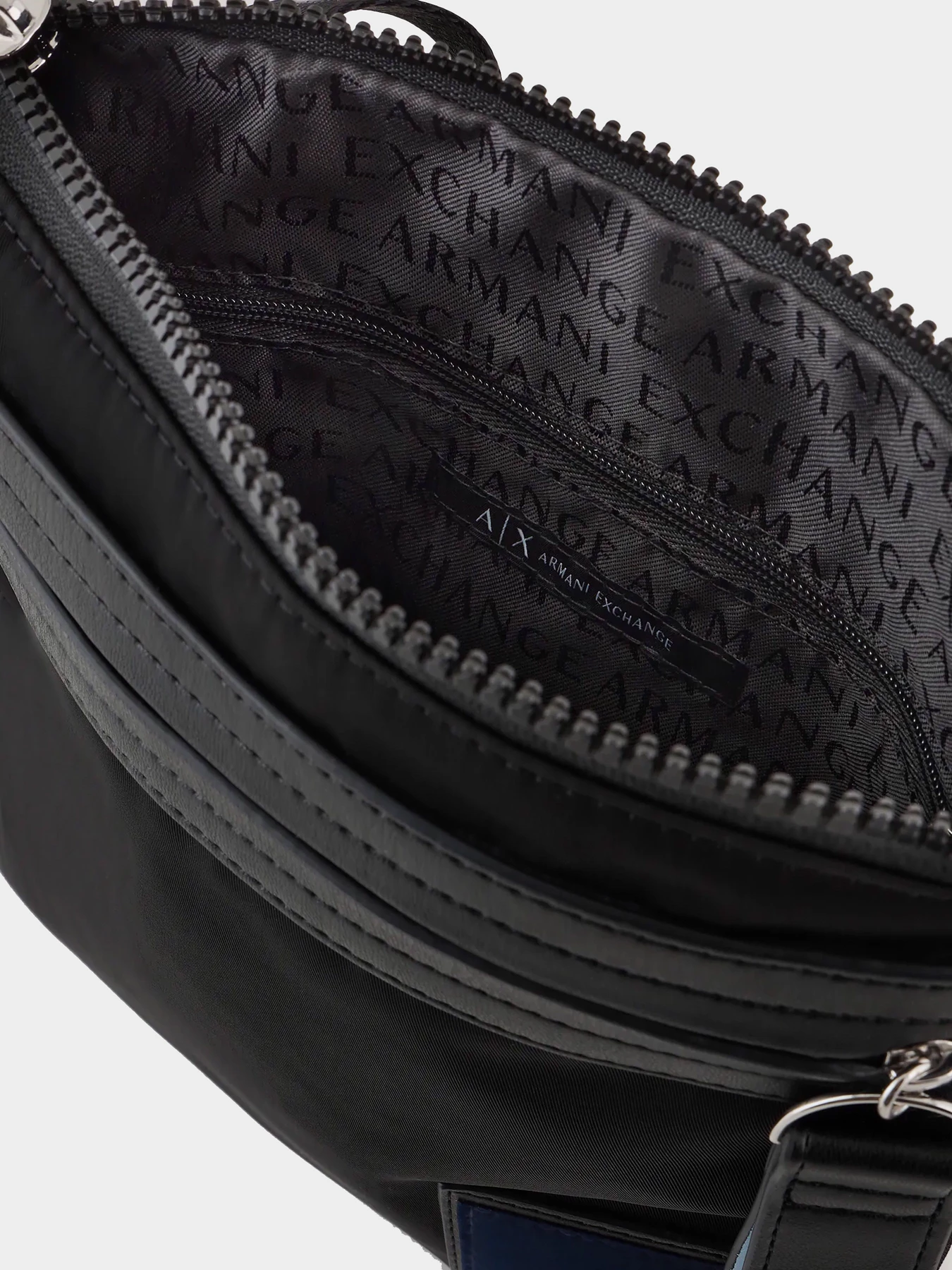 Сумки Armani Exchange модель 952643-4R837-00020 Фото