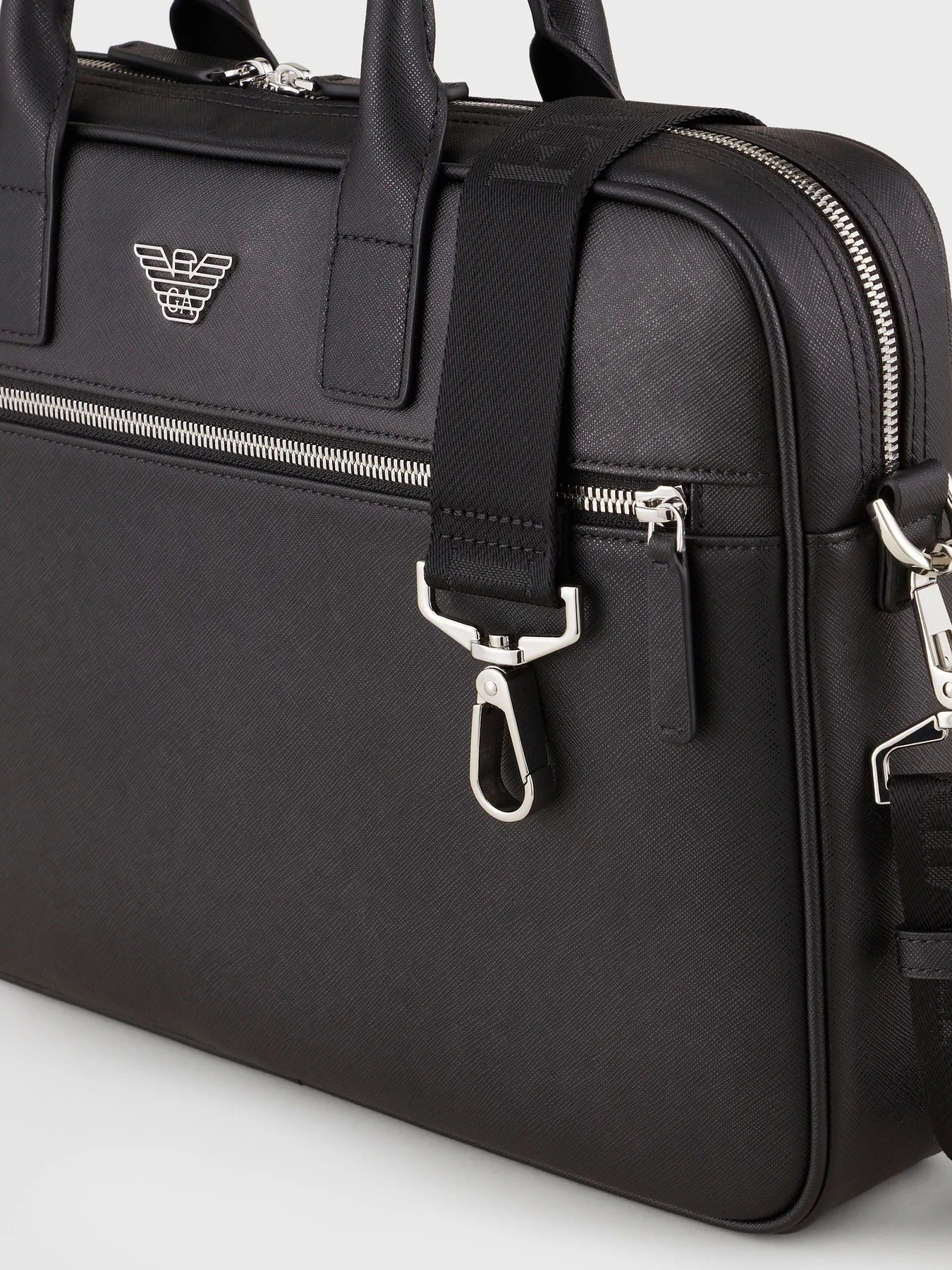Сумки Emporio Armani модель Y4P119-Y138E-81072 Сумки Emporio Armani модель Y4P119-Y138E-81072 Фото