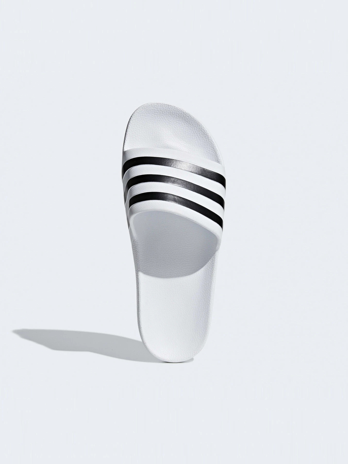 Шлёпанцы Adidas модель F35539 Шлёпанцы Adidas модель F35539 Фото