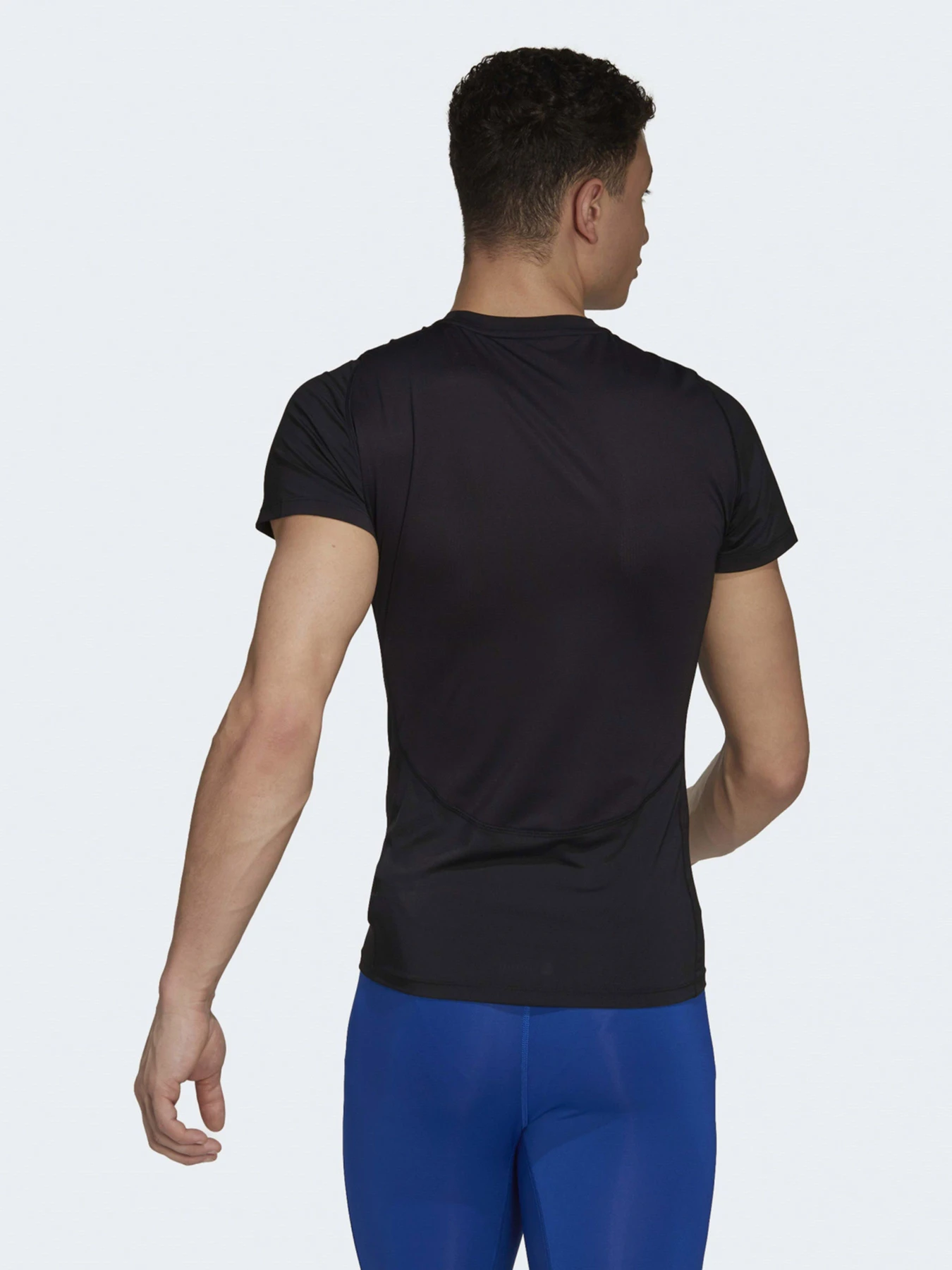 Футболки и поло Adidas модель HK2337 Футболки и поло Adidas модель HK2337 Фото