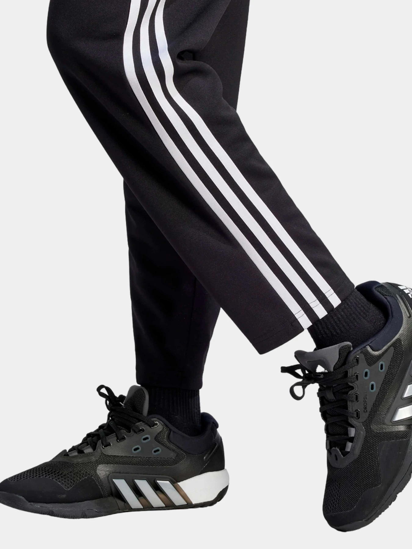 Брюки Adidas модель HZ5646 Брюки Adidas модель HZ5646 Фото