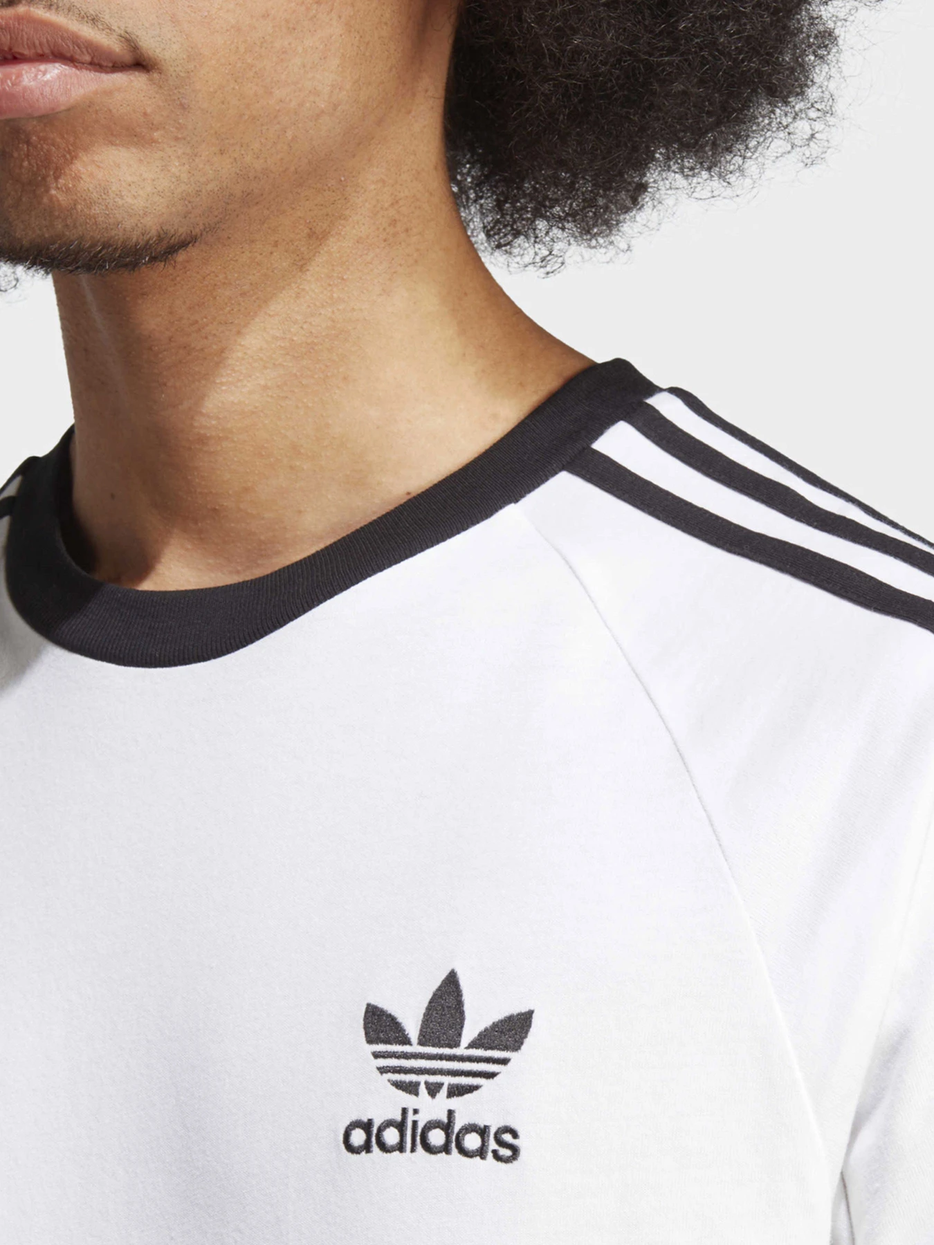 Футболки и поло Adidas модель IA4846 Футболки и поло Adidas модель IA4846 Фото