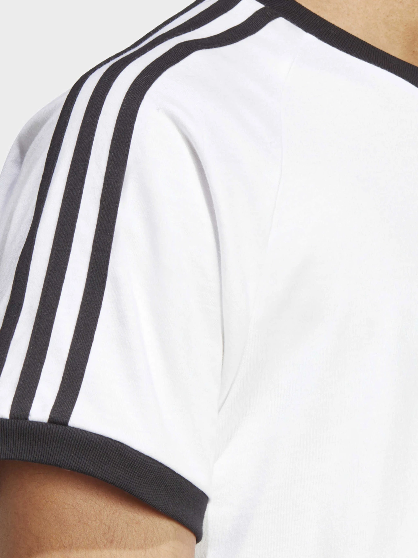 Футболки и поло Adidas модель IA4846 Футболки и поло Adidas модель IA4846 Фото