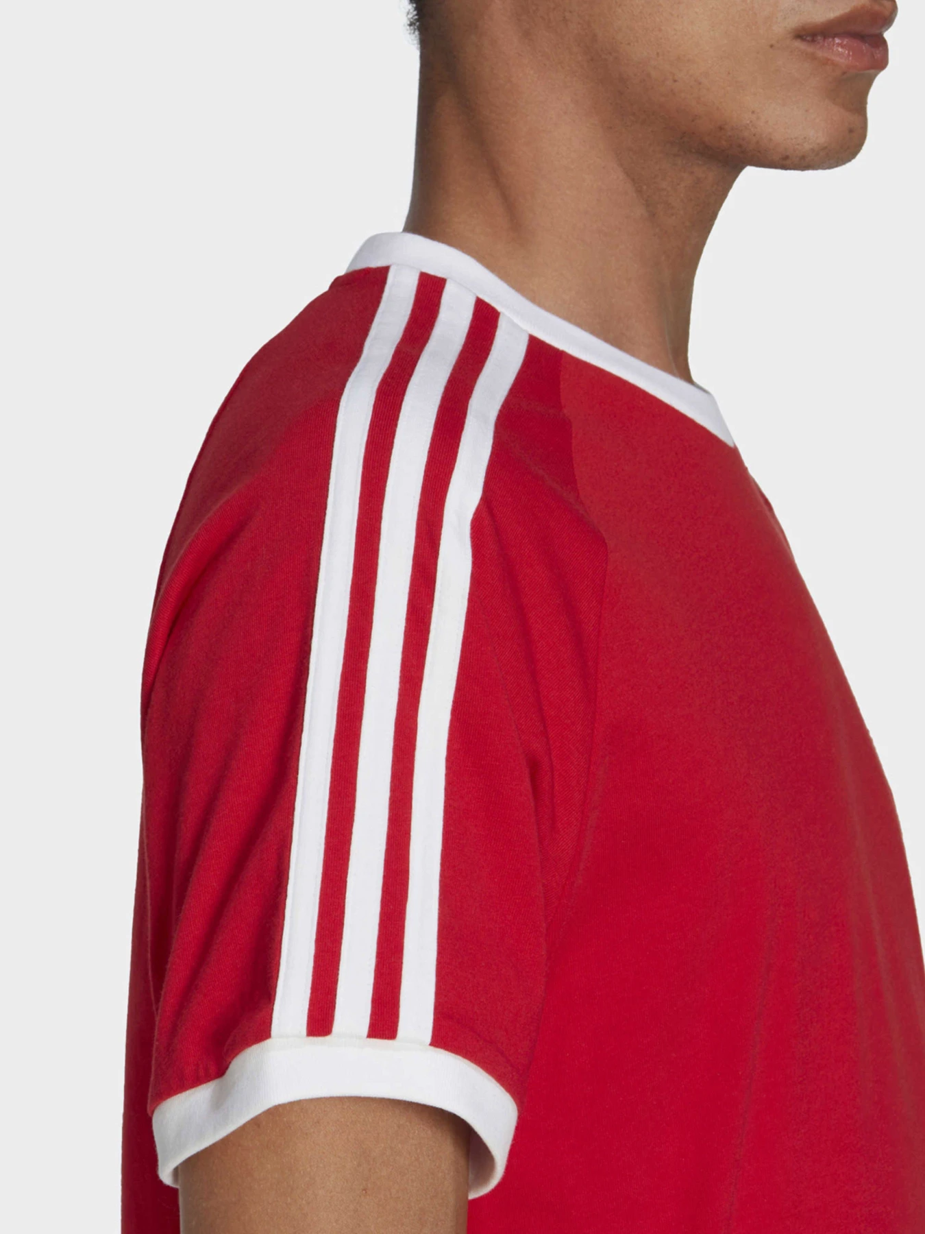 Футболки и поло Adidas модель IA4852 Футболки и поло Adidas модель IA4852 Фото