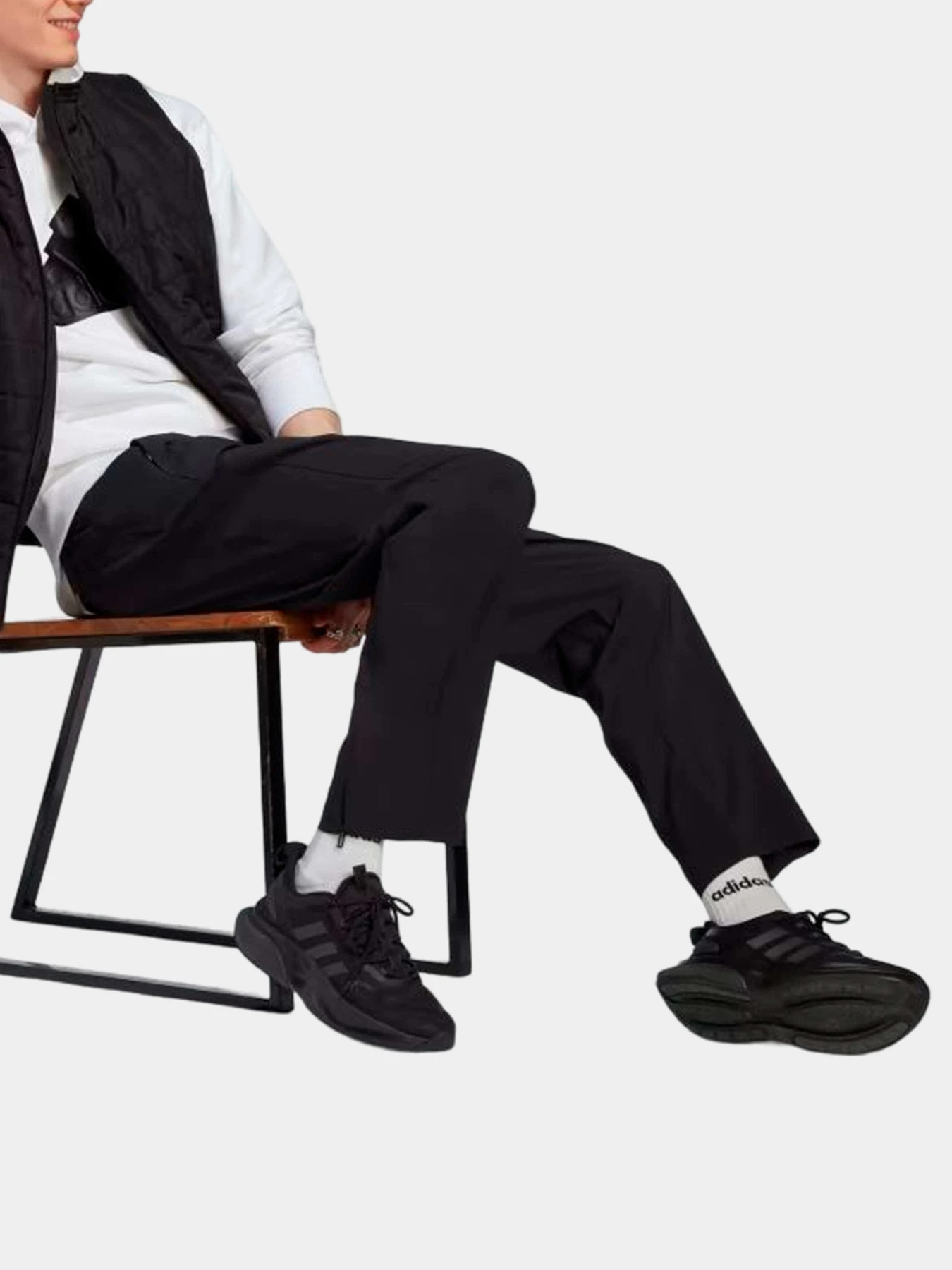 Брюки Adidas модель IC9415 Брюки Adidas модель IC9415 Фото