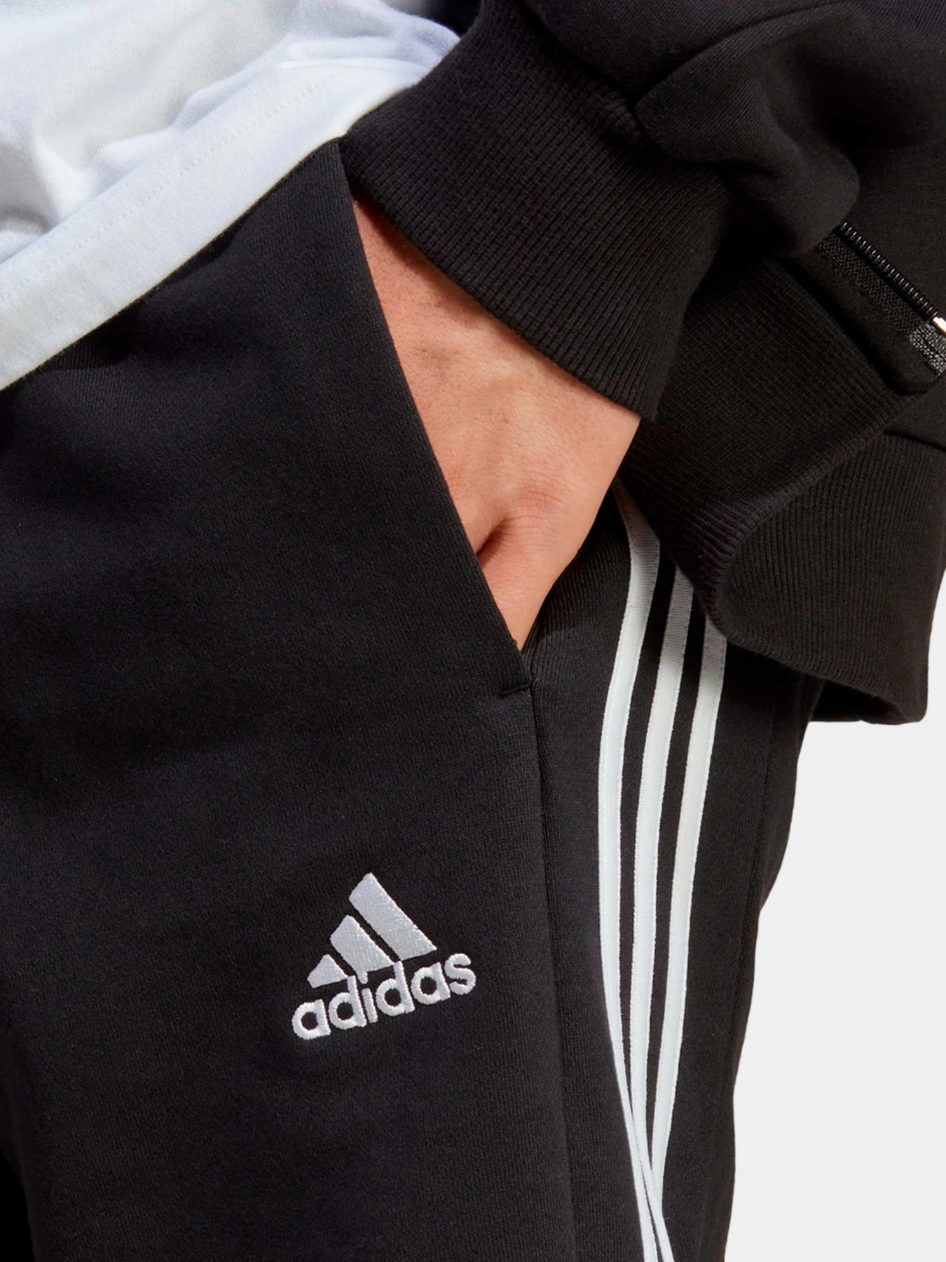 Шорты Adidas модель IC9435 Шорты Adidas модель IC9435 Фото