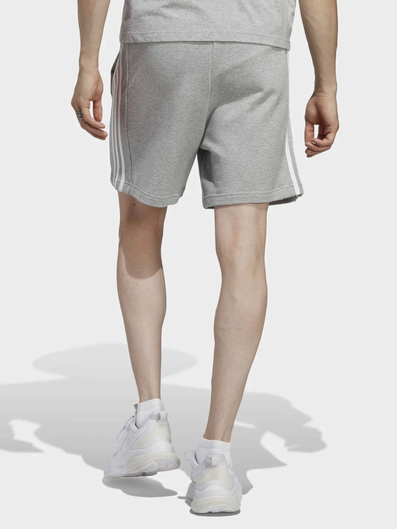 Шорты Adidas модель IC9437 Шорты Adidas модель IC9437 Фото