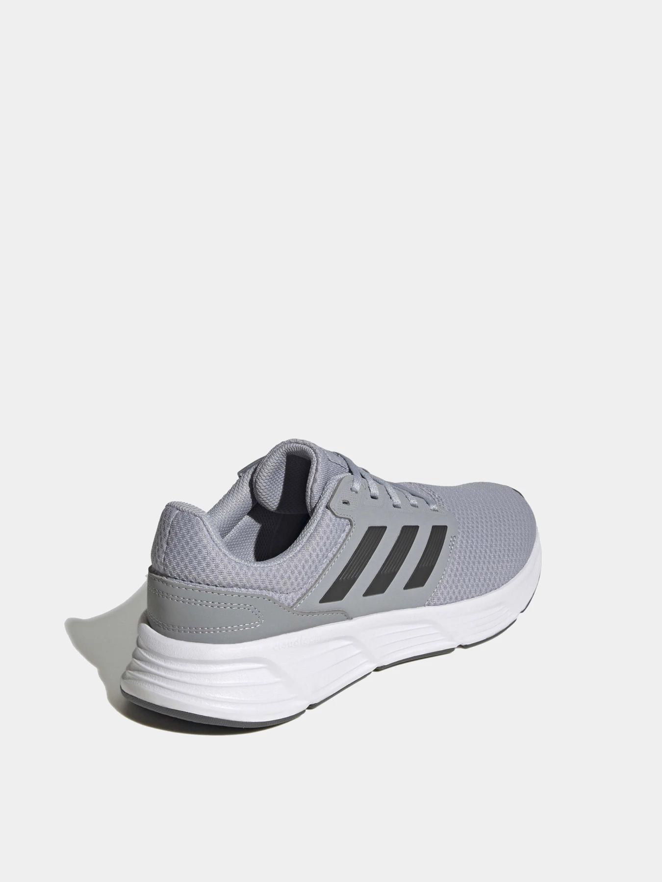 Кроссовки Adidas модель GW4140 Кроссовки Adidas модель GW4140 Фото