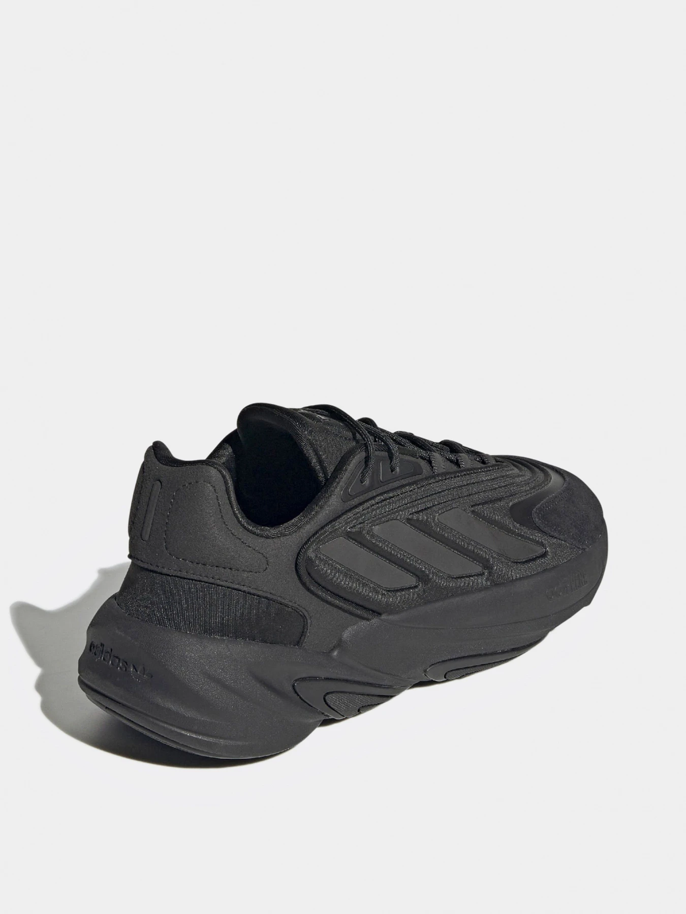 Кроссовки Adidas модель H04250 Кроссовки Adidas модель H04250 Фото