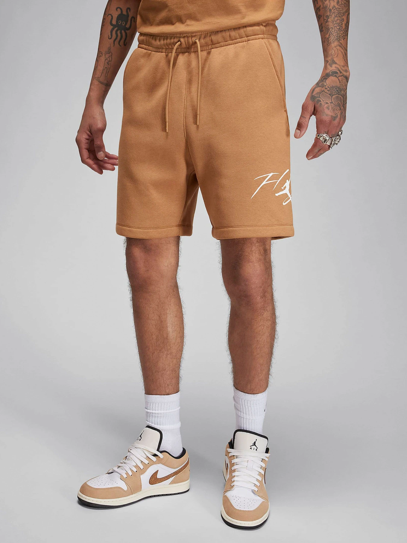 Шорты NIKE модель FN4535-231 Шорты NIKE модель FN4535-231 Фото