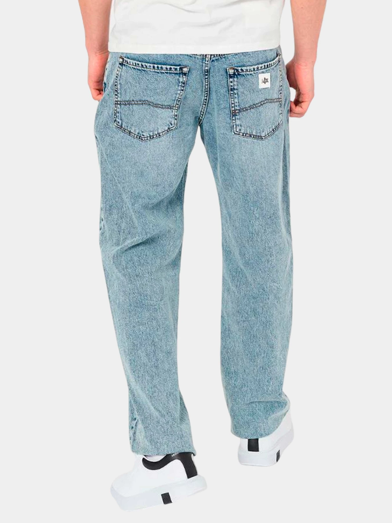 Джинсы Armani Exchange модель 3DZJ88-Z1XEZ-1500 Джинсы Armani Exchange модель 3DZJ88-Z1XEZ-1500 Фото
