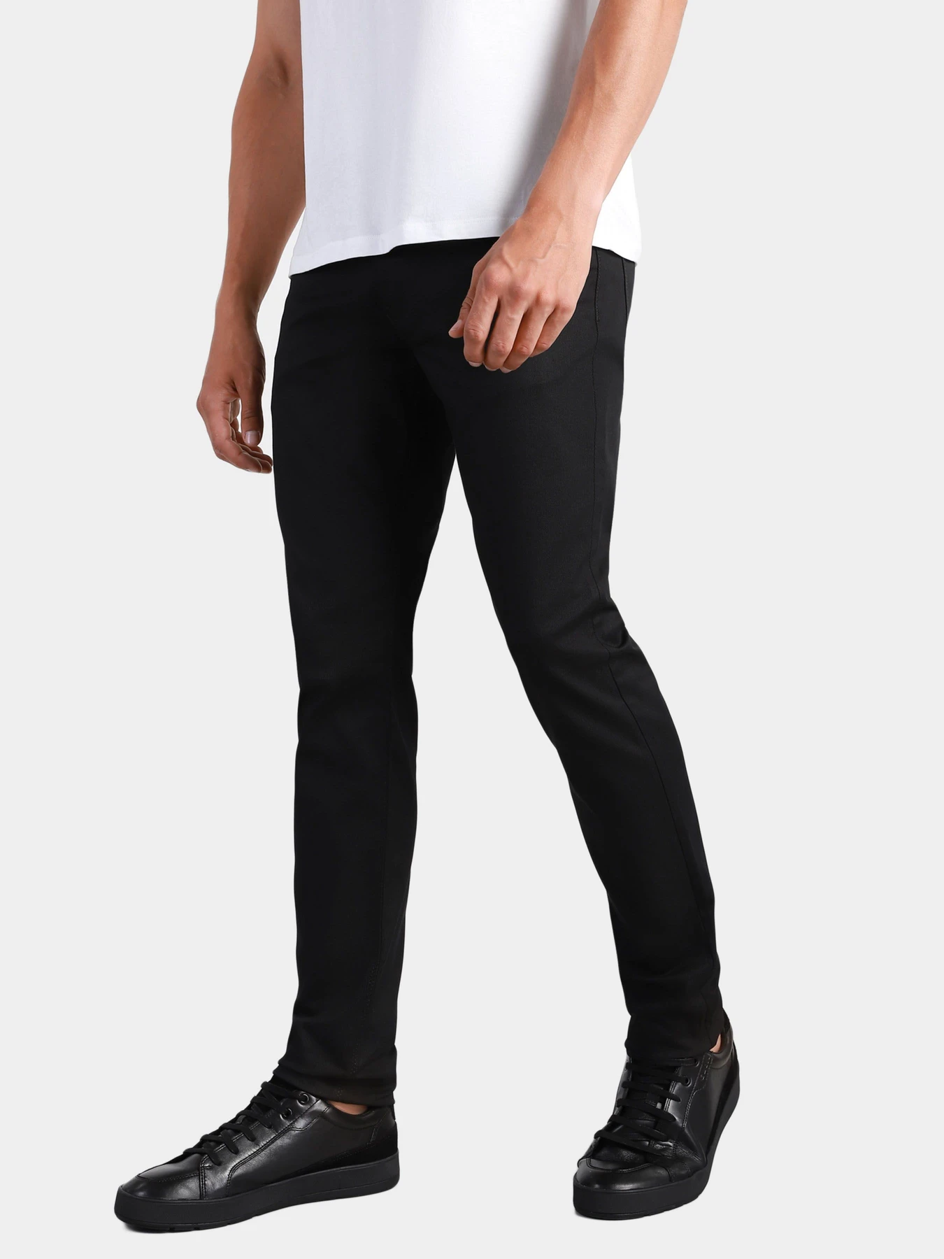 Джинсы Emporio Armani модель 8N1J06-1NJ9Z-0999 Джинсы Emporio Armani модель 8N1J06-1NJ9Z-0999 Фото