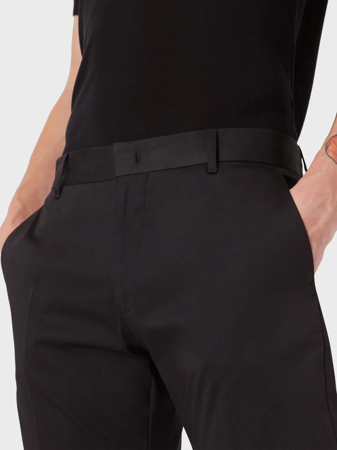Брюки Emporio Armani модель 8N1P15-1NJ7Z-0999 Брюки Emporio Armani модель 8N1P15-1NJ7Z-0999 Фото